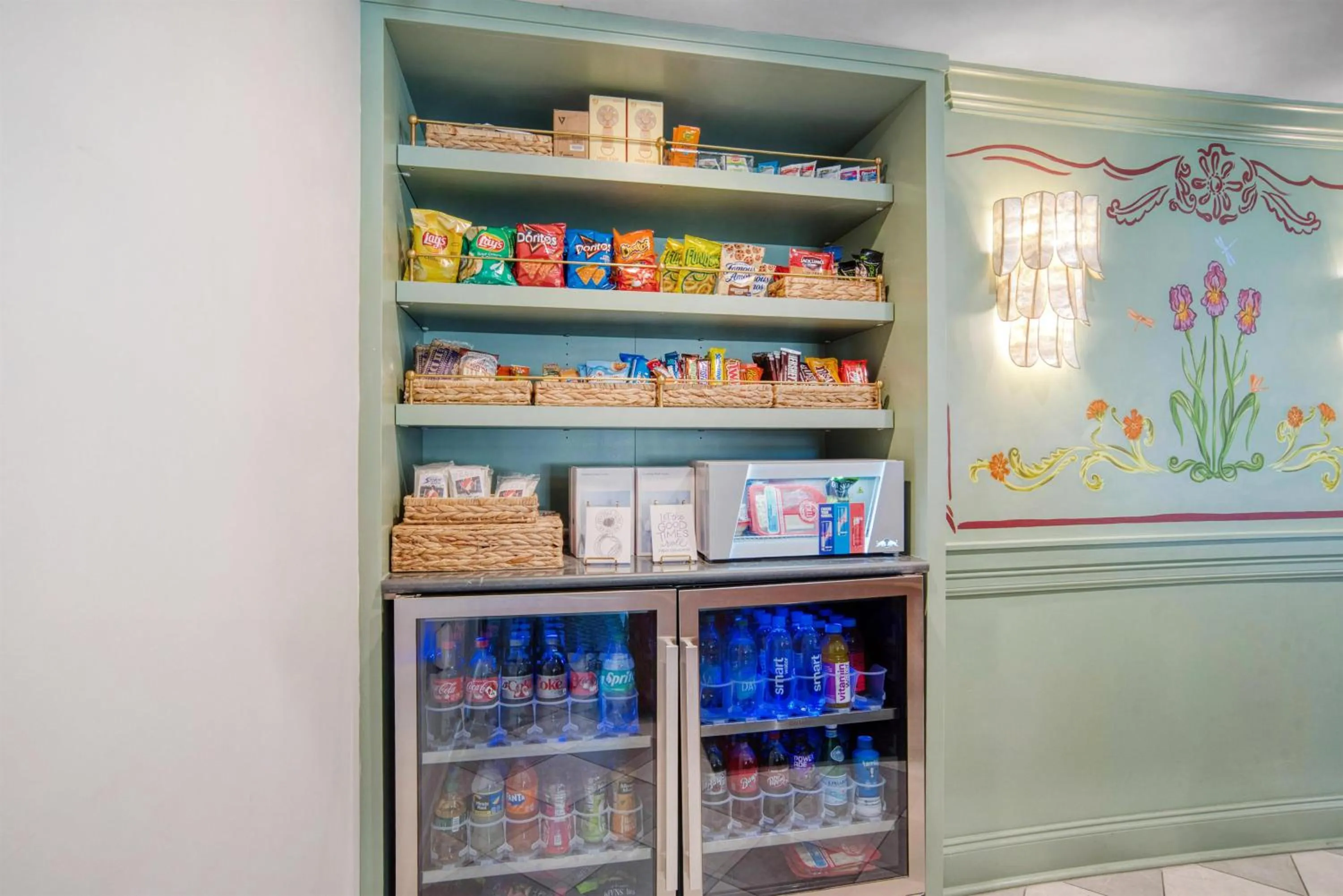 Property building in Best Western Plus French Quarter Courtyard Hotel