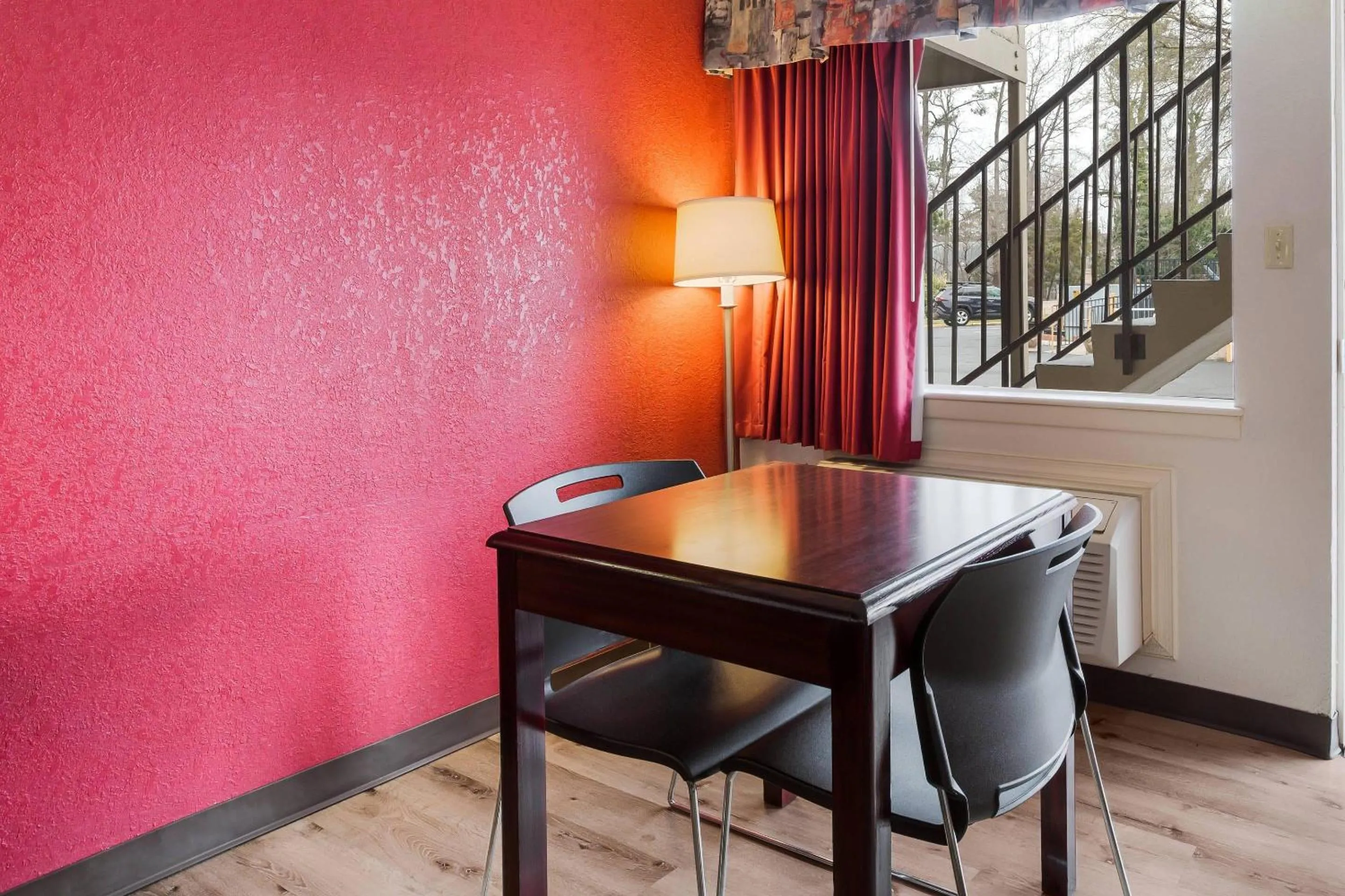 Bedroom in Econo Lodge Williamsburg Historic Area