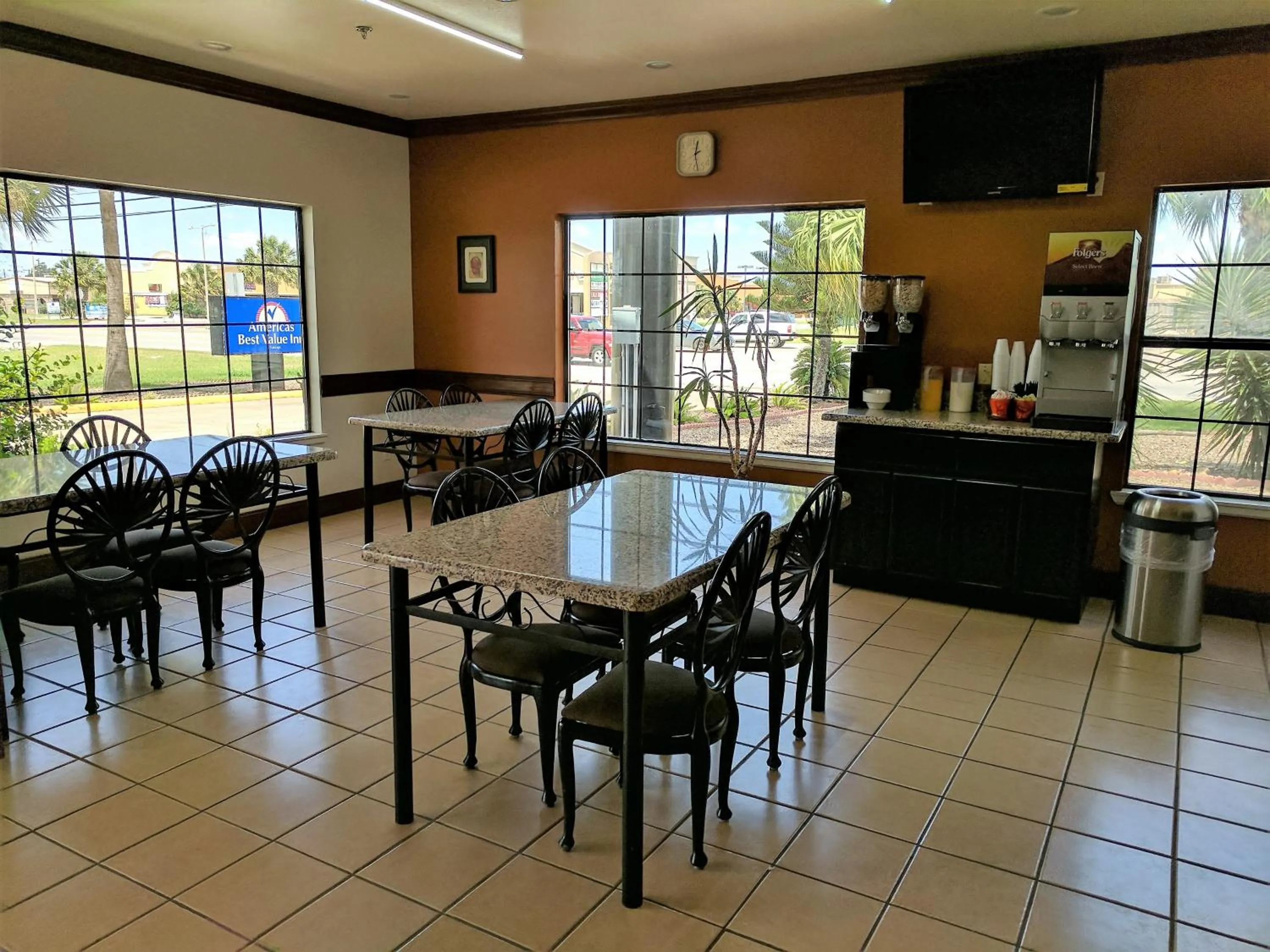 Continental breakfast in Americas Best Value Inn - Brownsville