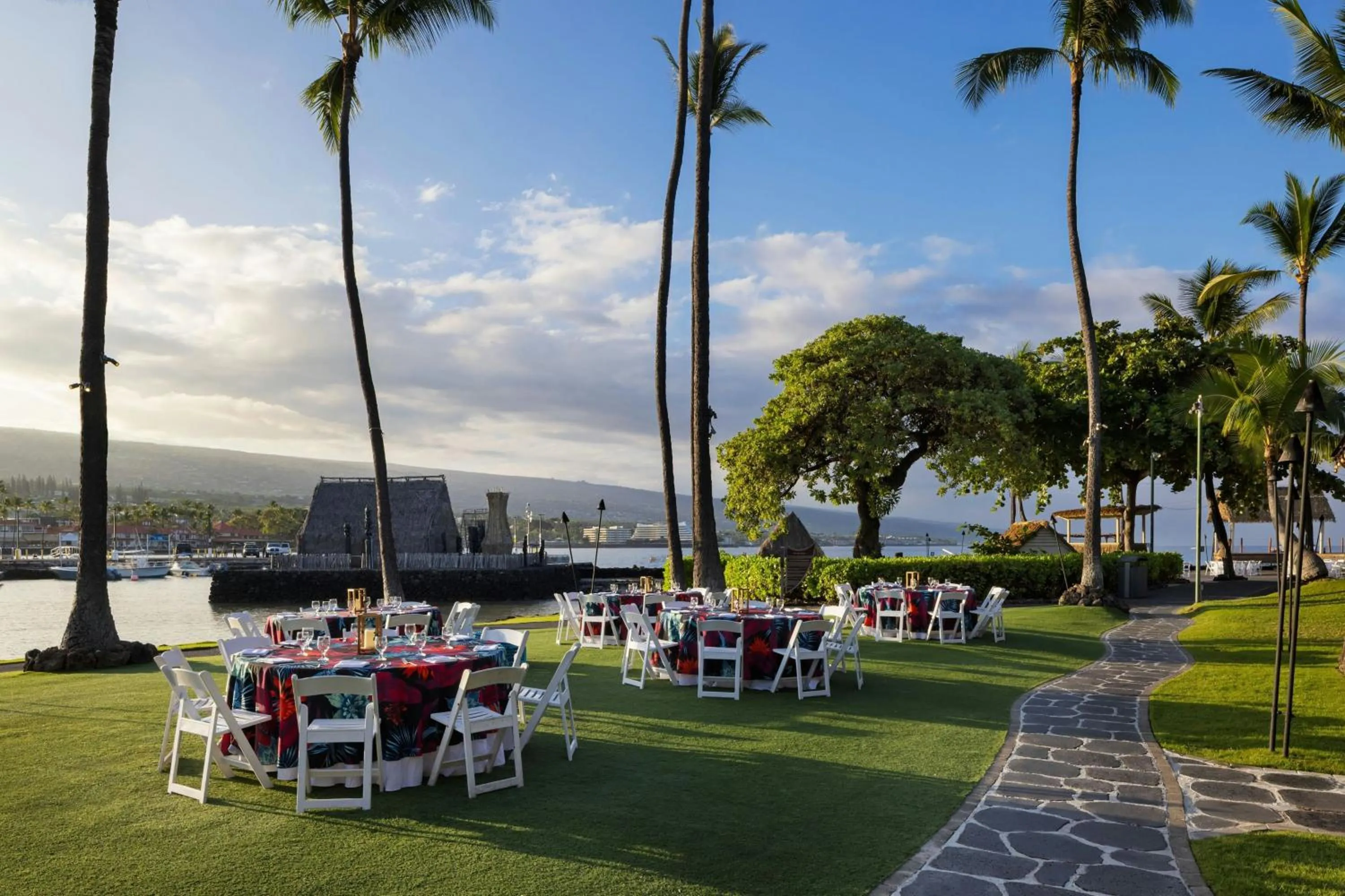 Meeting/conference room in Courtyard by Marriott King Kamehameha's Kona Beach Hotel
