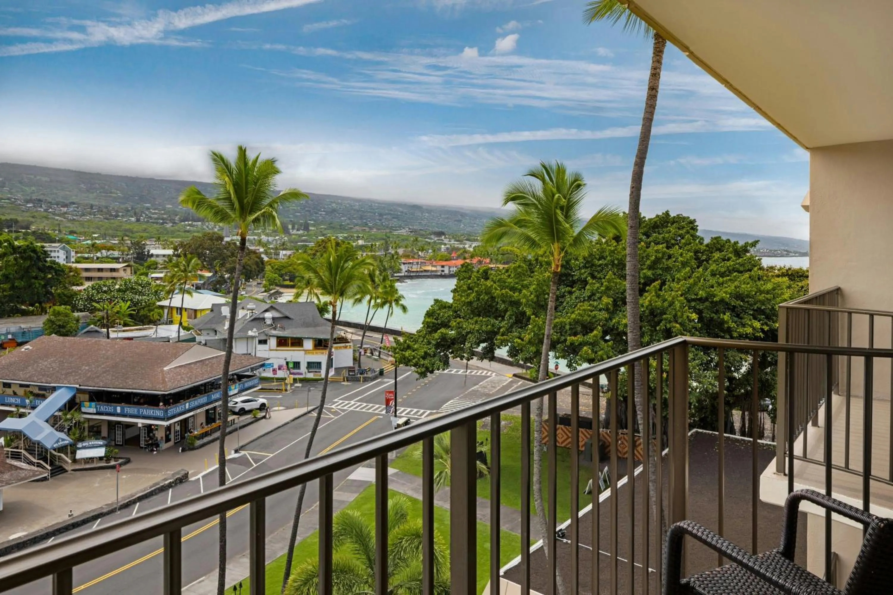 Photo of the whole room in Courtyard by Marriott King Kamehameha's Kona Beach Hotel