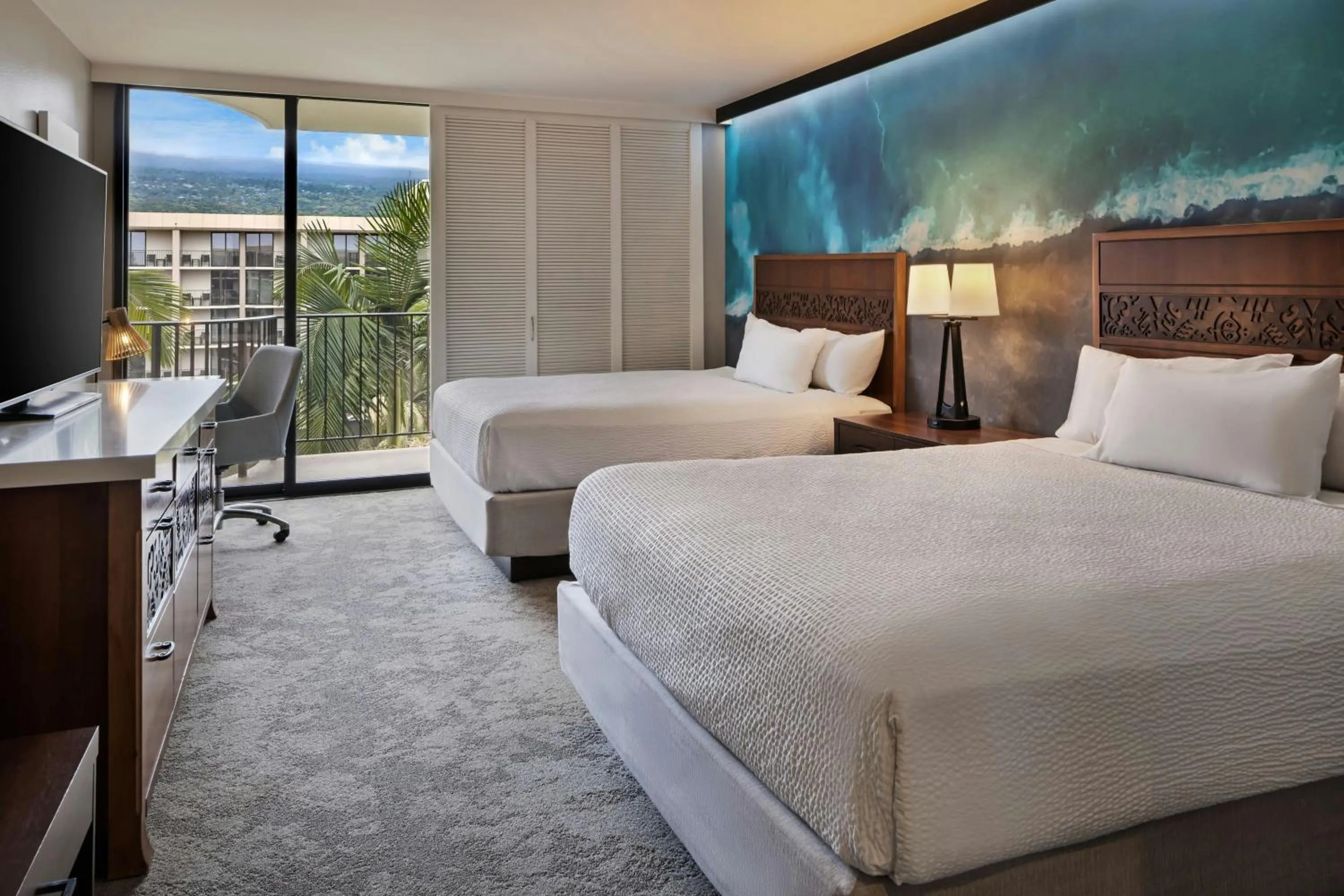 Photo of the whole room, Bed in Courtyard by Marriott King Kamehameha's Kona Beach Hotel