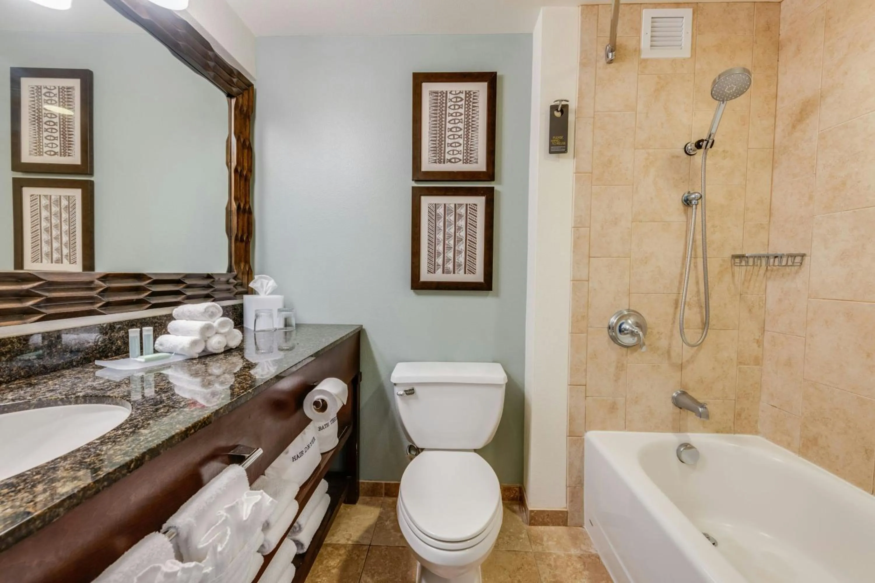 Bathroom in Courtyard by Marriott King Kamehameha's Kona Beach Hotel