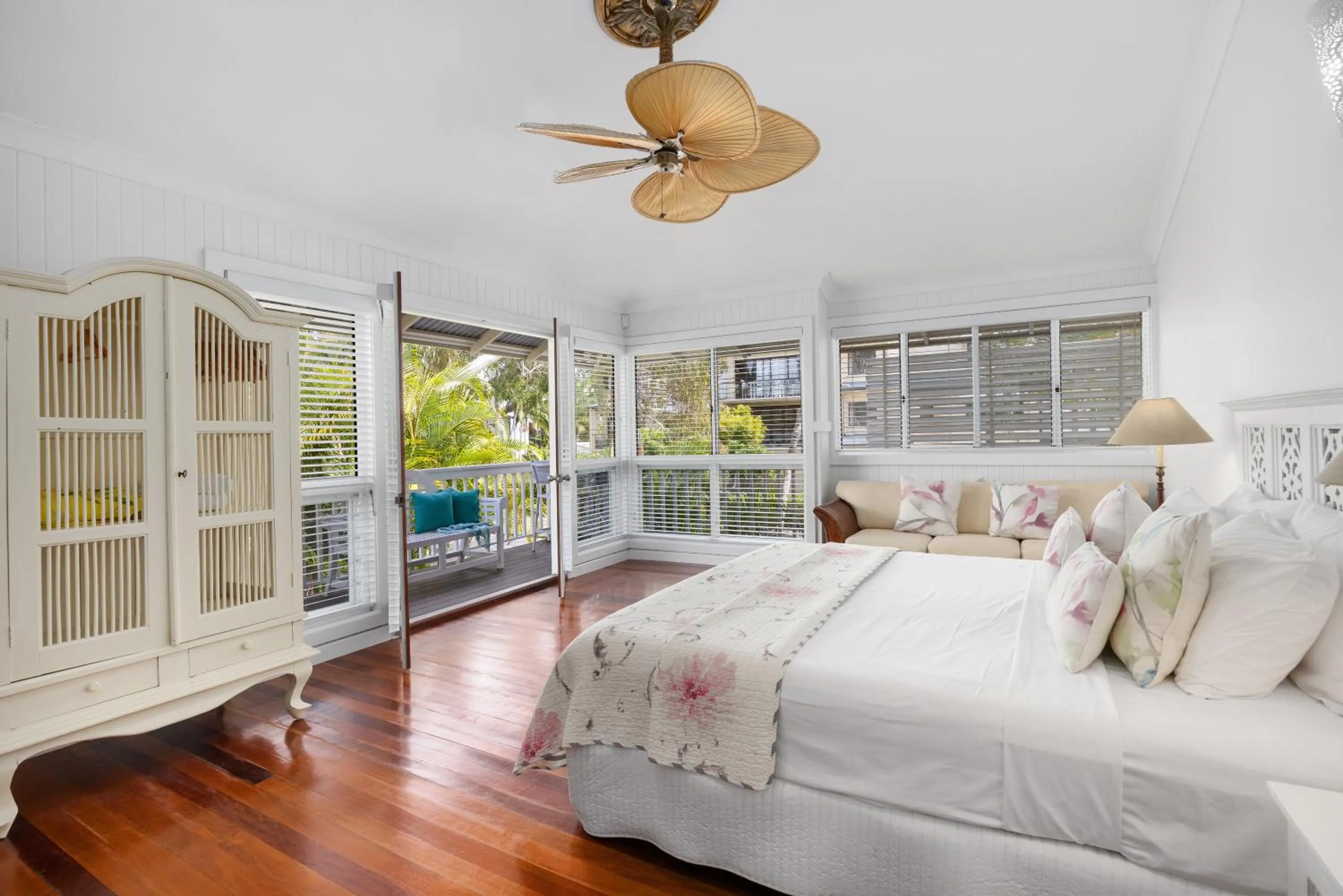 Bed in Noosa Outrigger Beach Resort