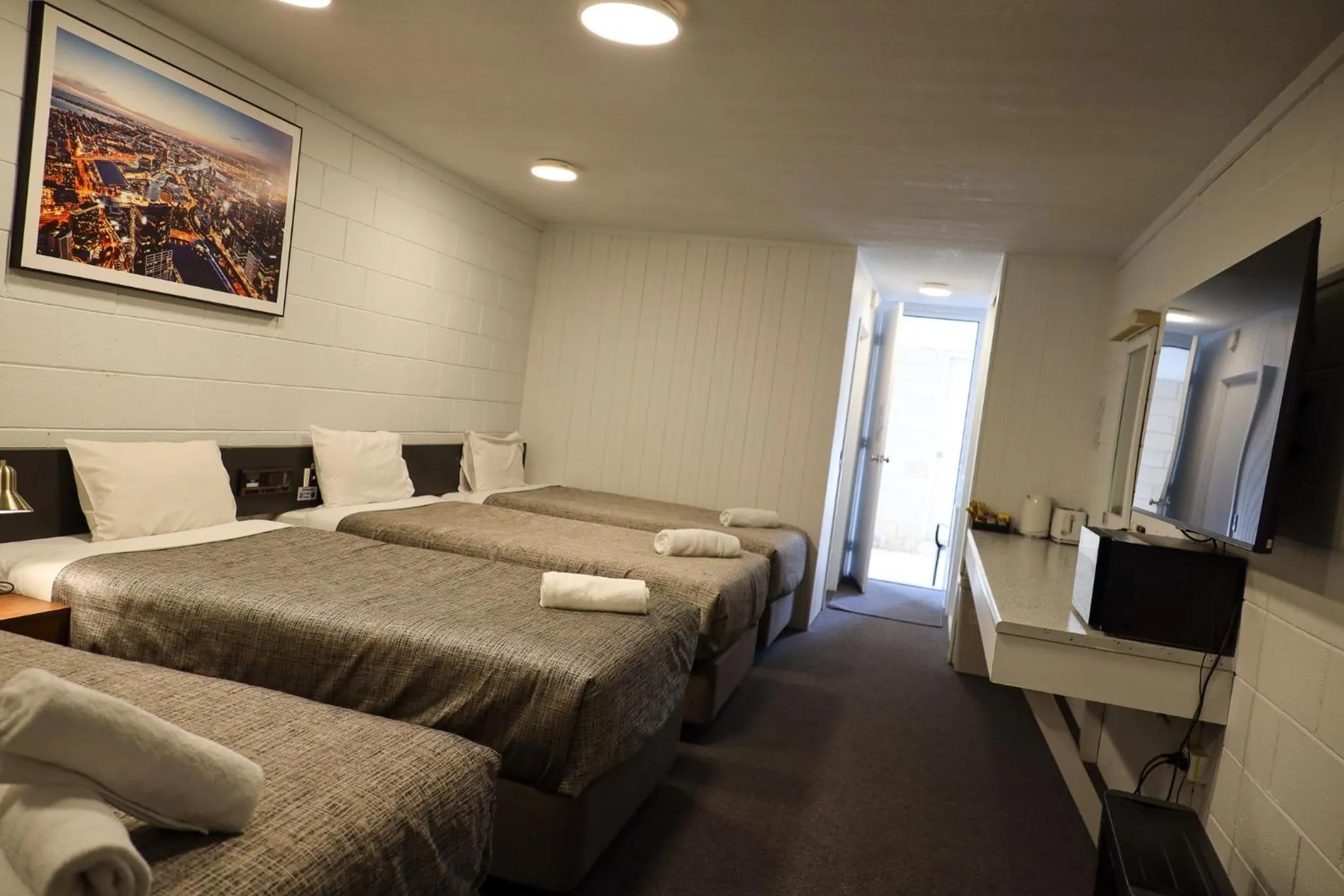 Bed in Bendigo Motor Inn