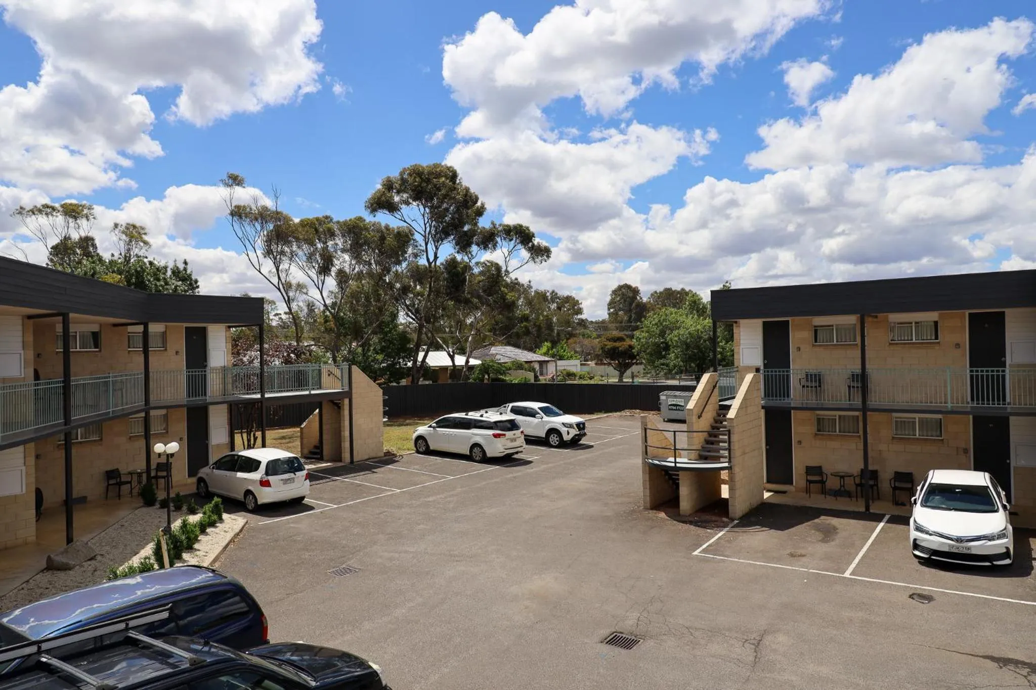 Property building in Bendigo Motor Inn