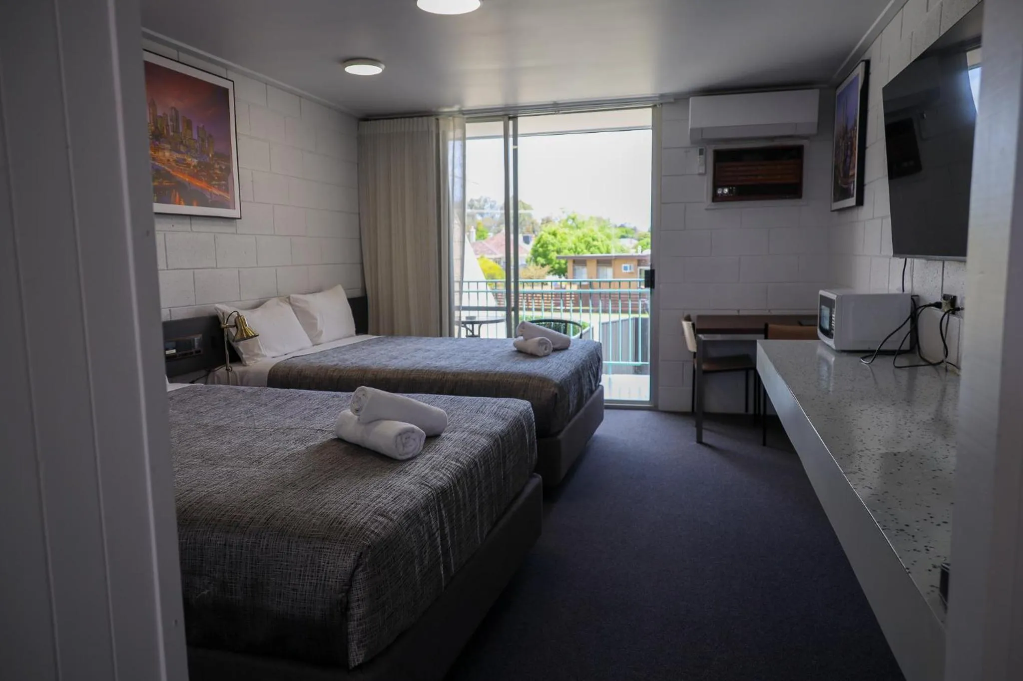 Bed in Bendigo Motor Inn