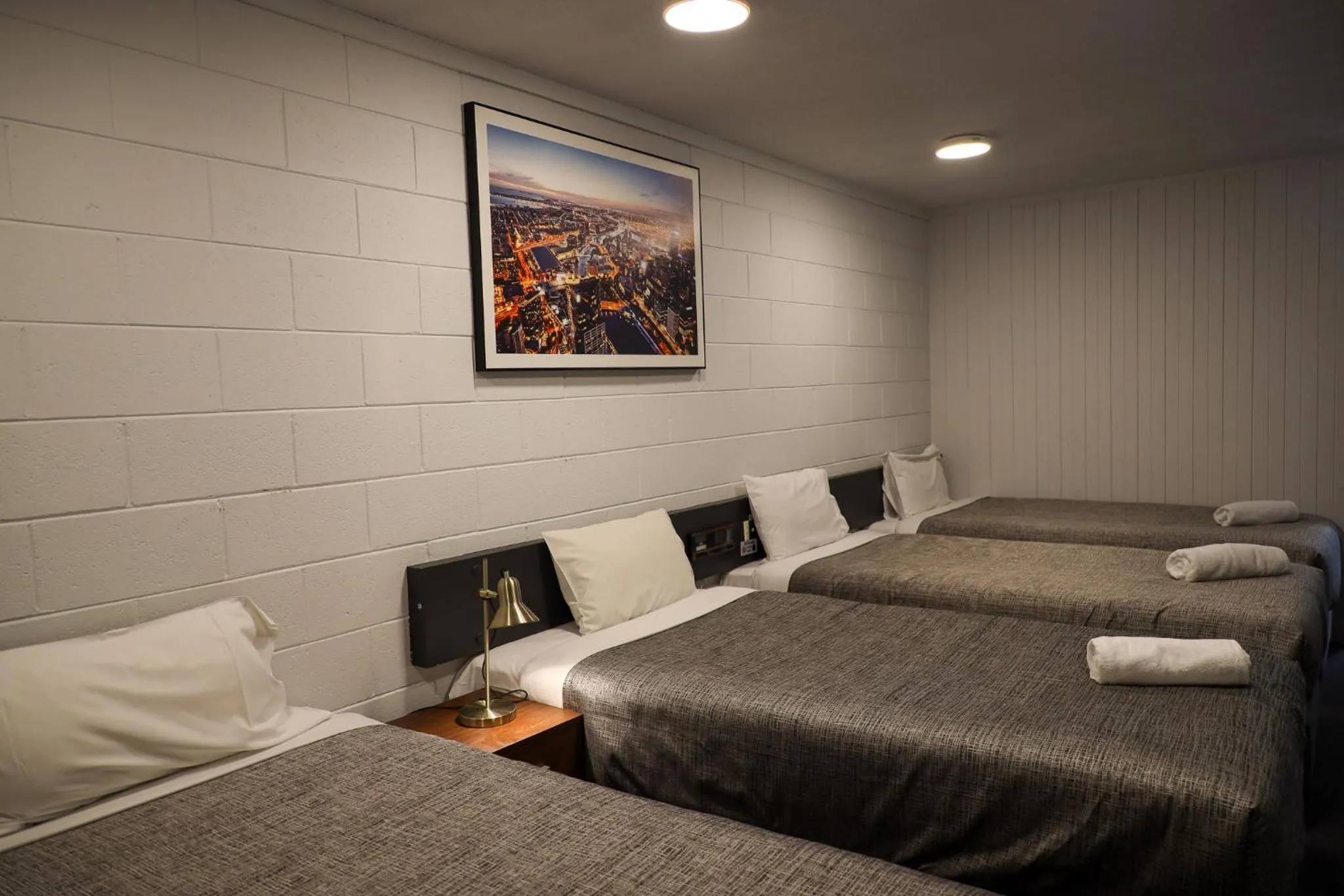 Bed in Bendigo Motor Inn