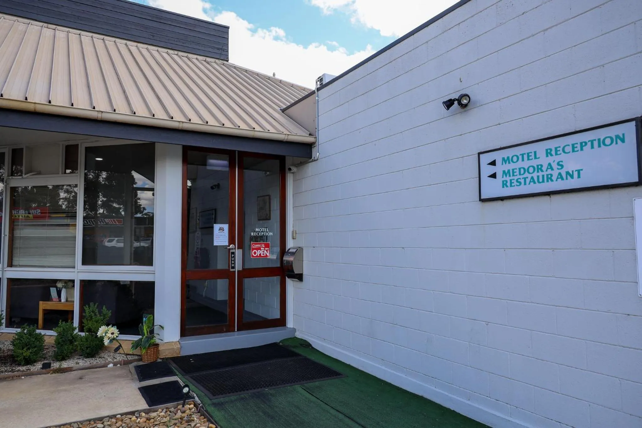 Lobby or reception in Bendigo Motor Inn