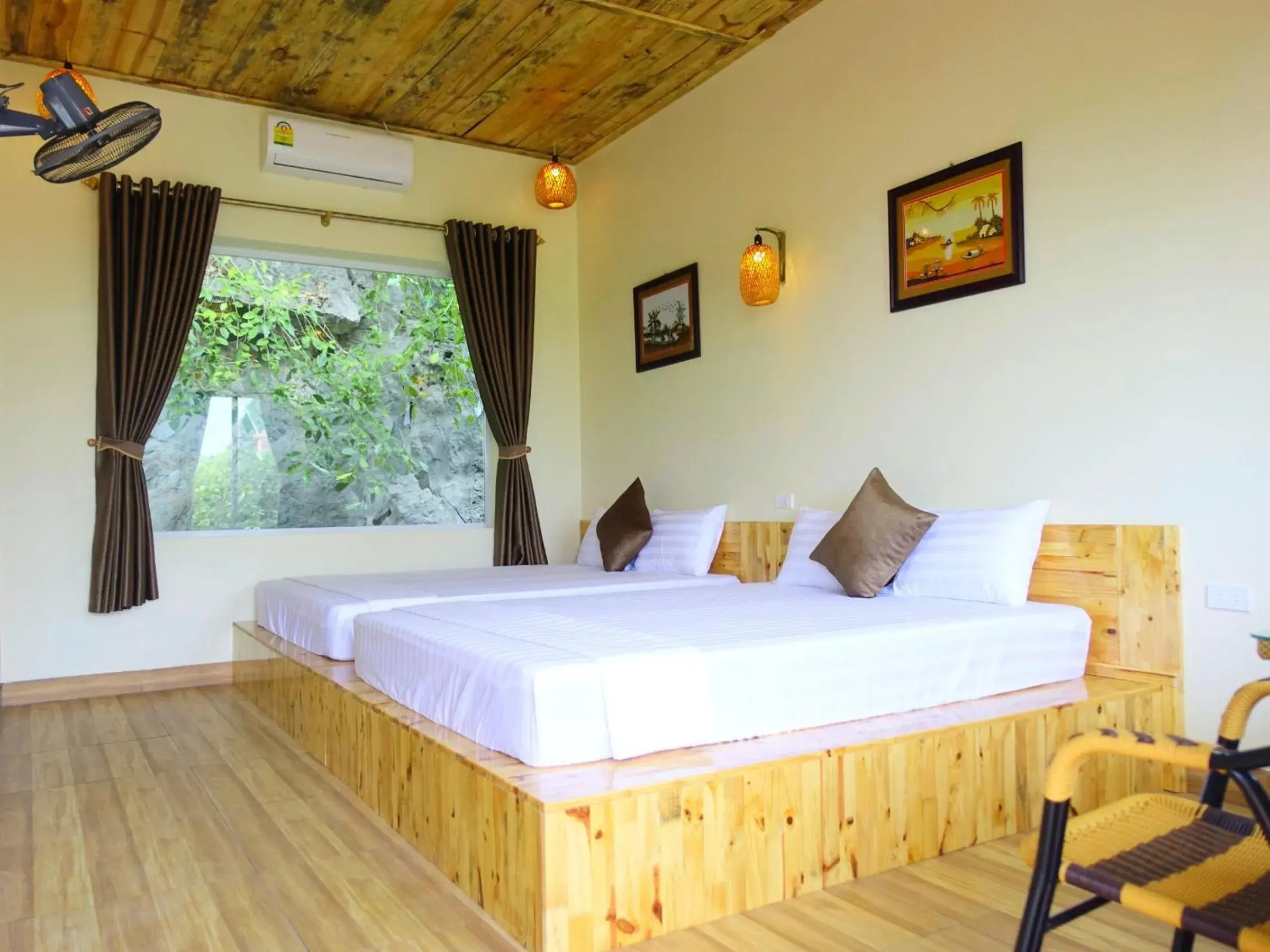 Family Room with Garden View in Ninh Binh Mountain Side Homestay & Cafe Family Room with Garden View in Ninh Binh Mountain Side Homestay & Cafe