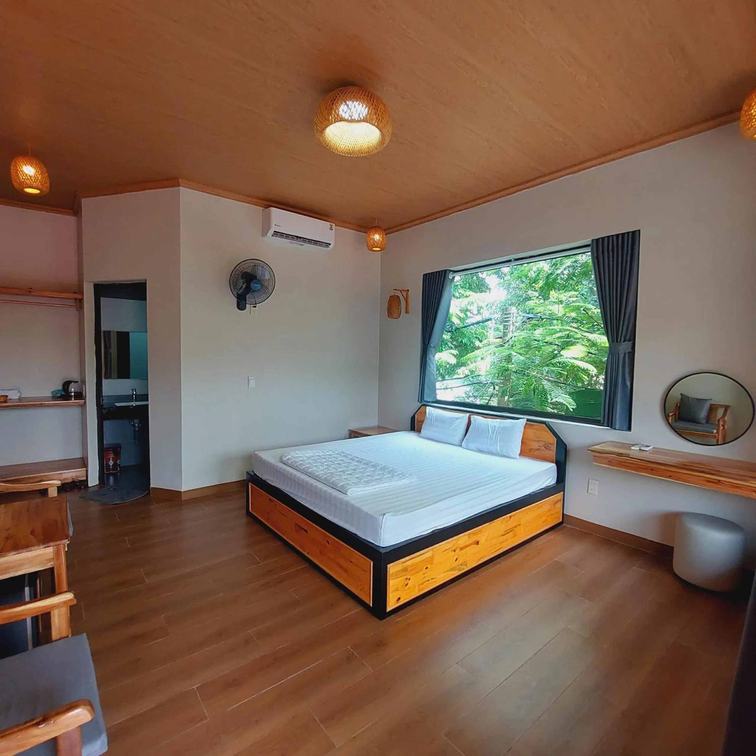 Bedroom, Bed in Ninh Binh Mountain Side Homestay & Cafe