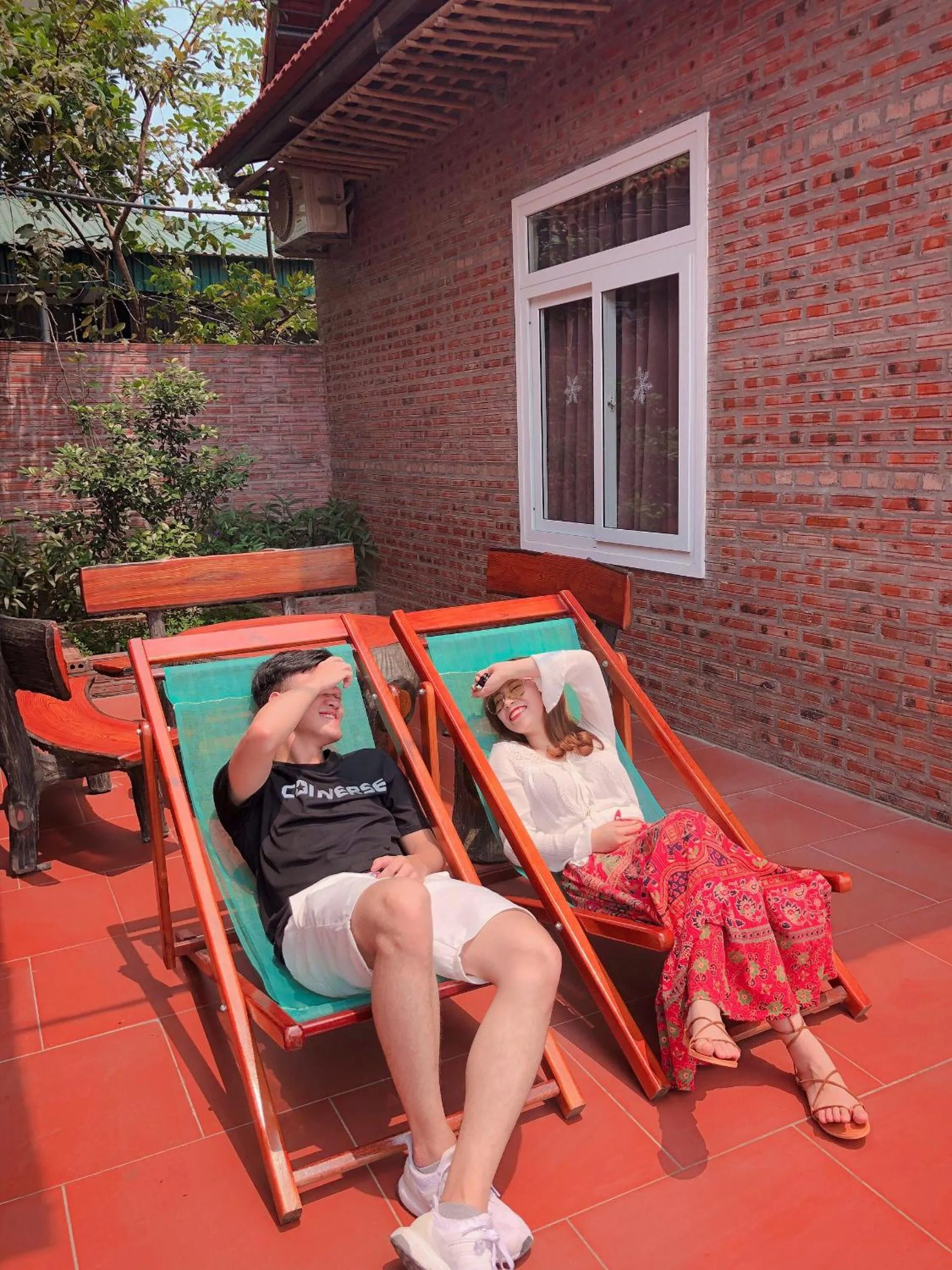 Guests in Ninh Binh Mountain Side Homestay & Cafe