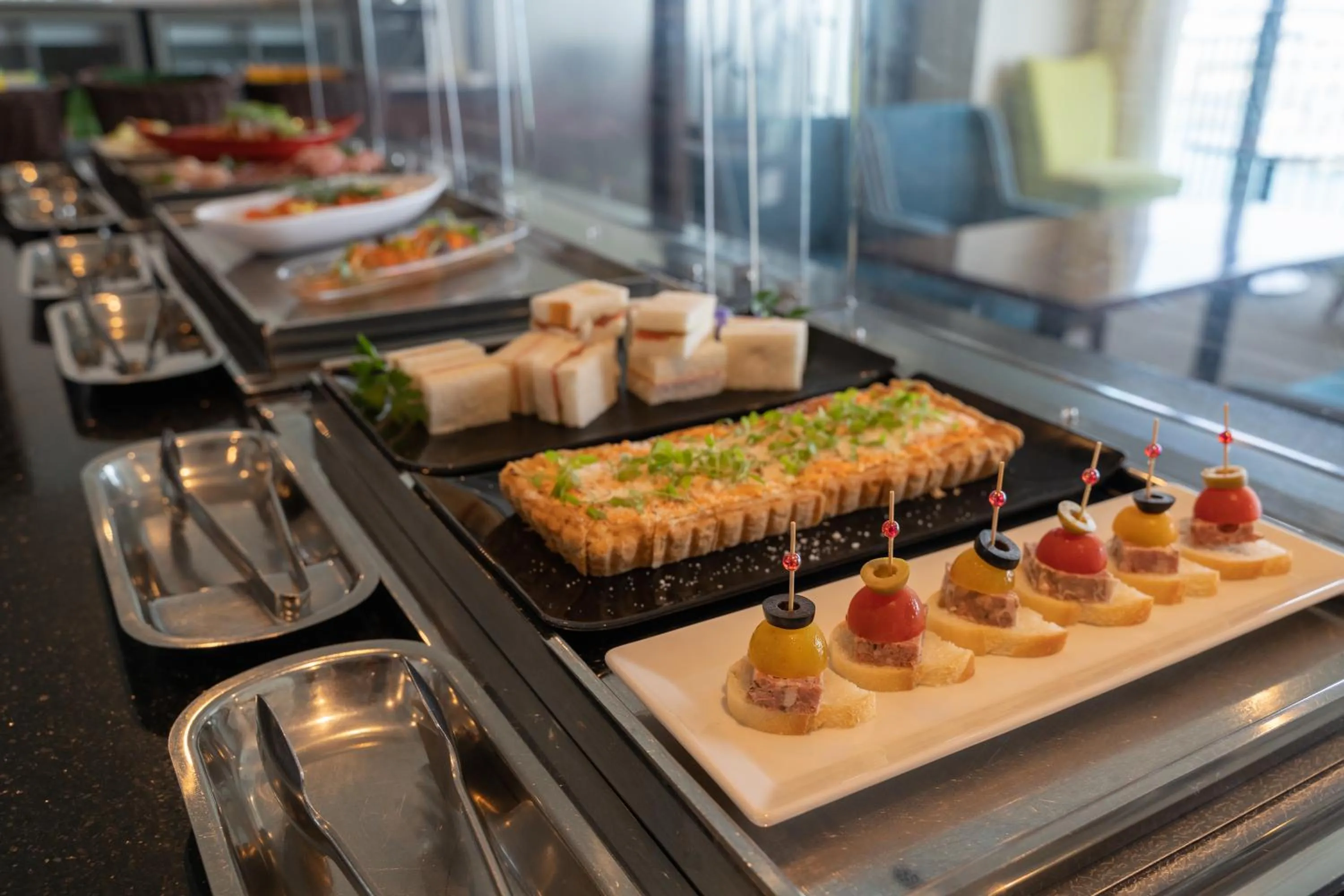 Lounge or bar in Southern Beach Hotel & Resort