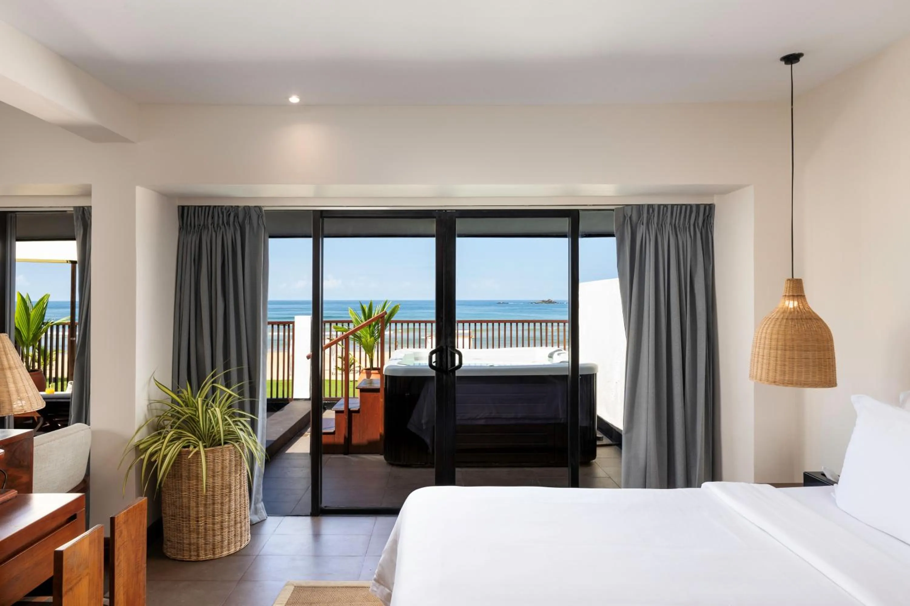 Sea view, Bed in EKHO Surf Bentota