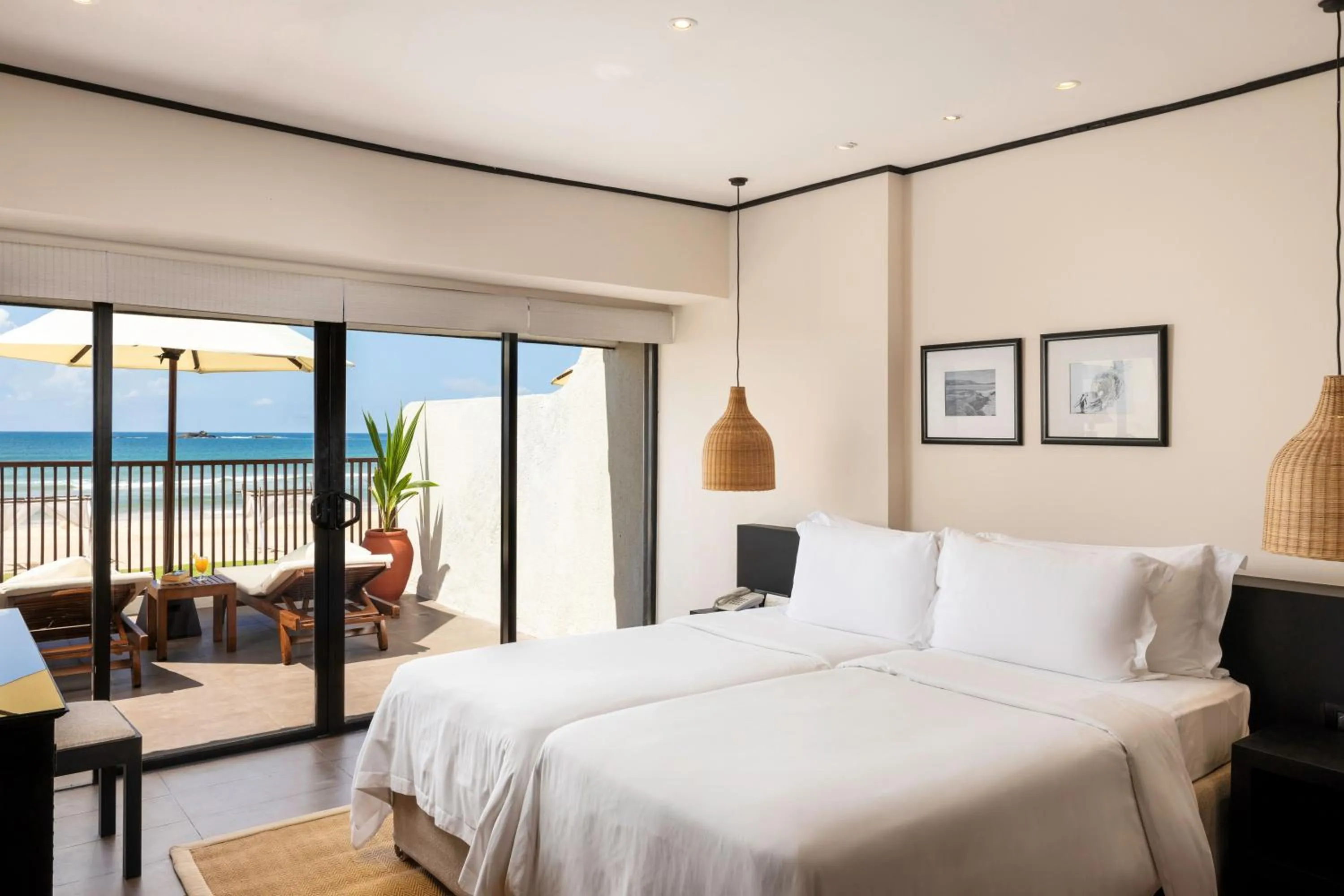 Photo of the whole room, Bed in EKHO Surf Bentota