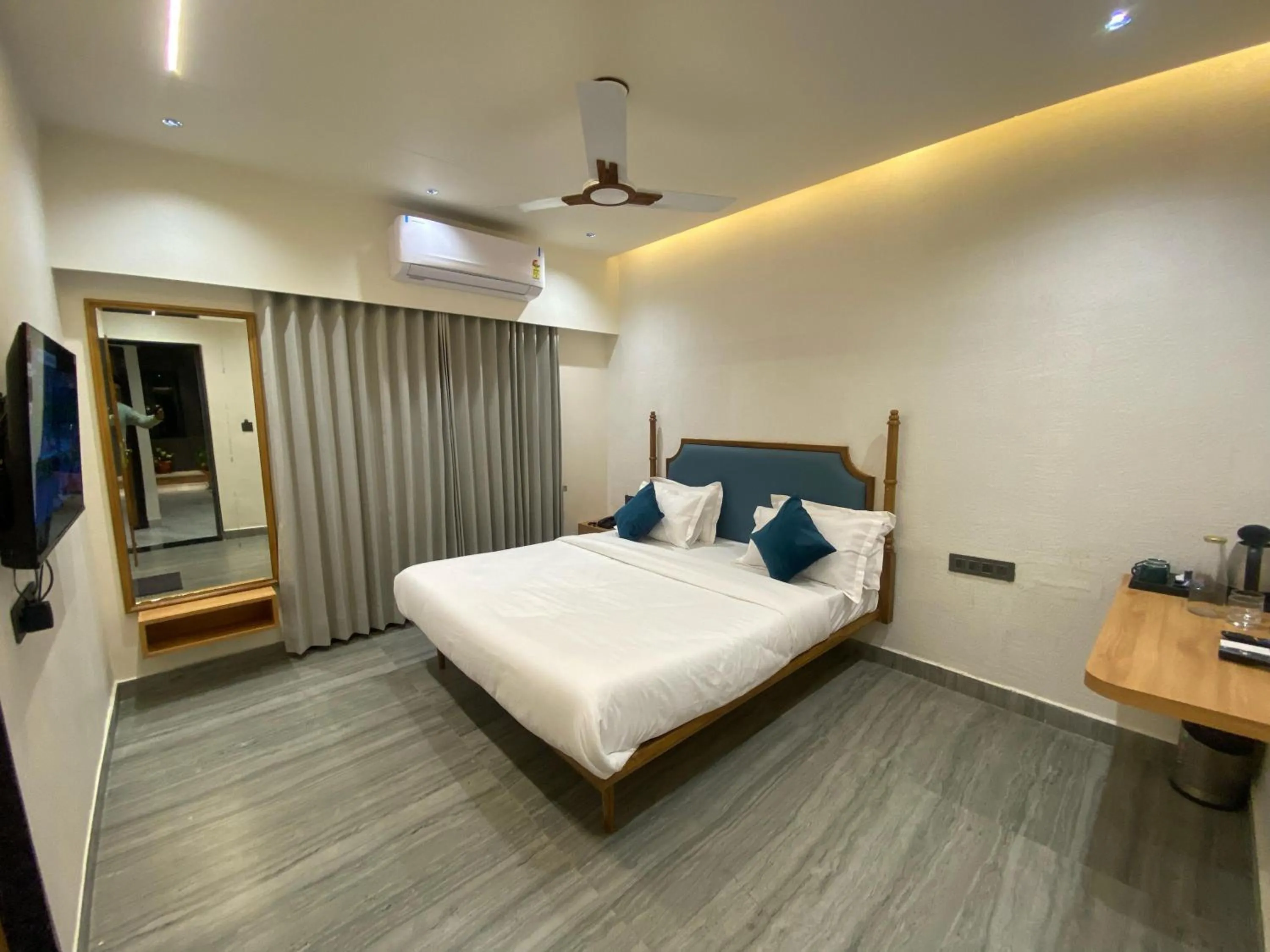 Hotel Crystal inn Nakki Lake 25 Meter