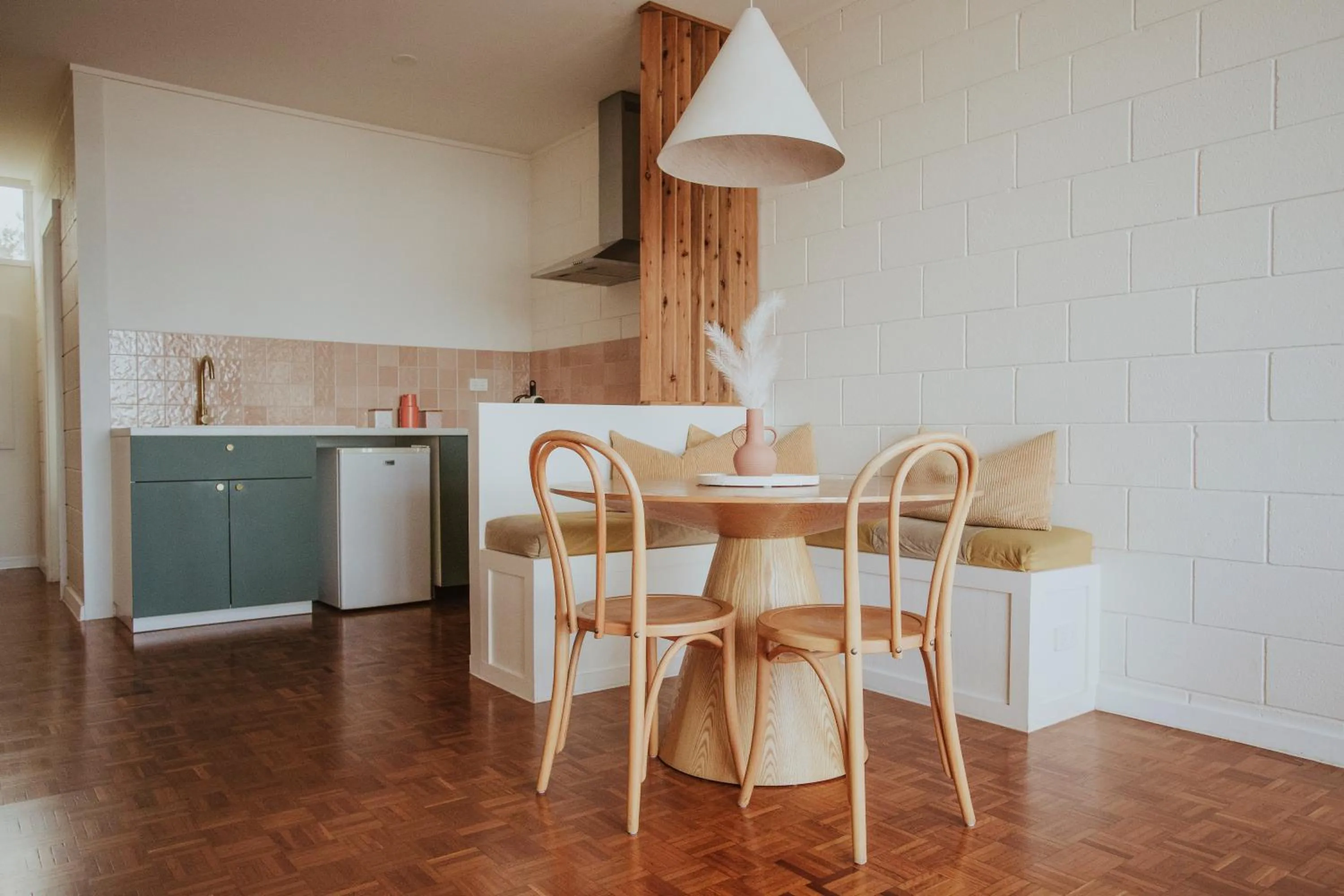 Kitchen or kitchenette in Kangaroo Island Seaview Motel