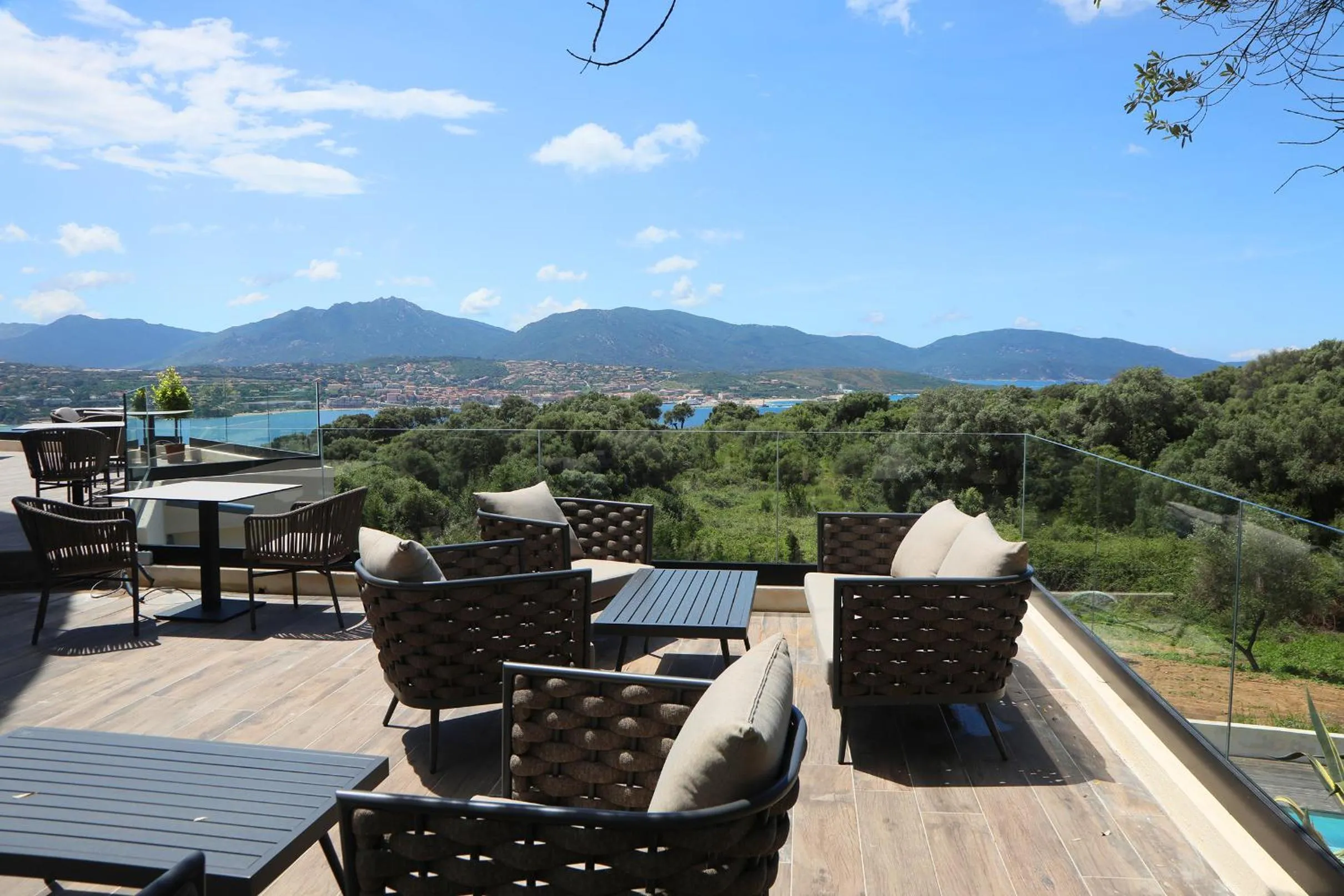 Patio in L'Hostellerie du Moulin des Oliviers