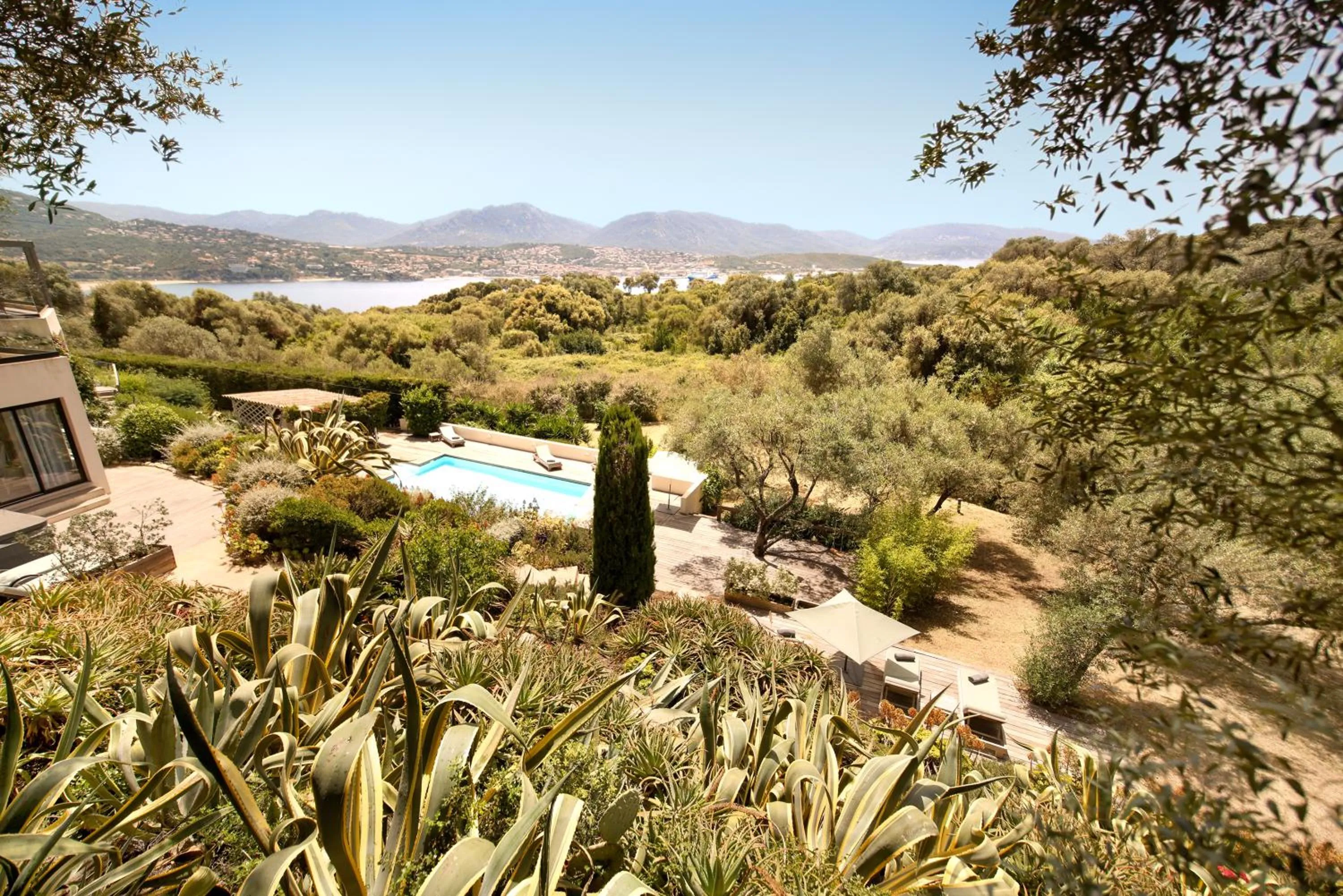 Sea view in L'Hostellerie du Moulin des Oliviers