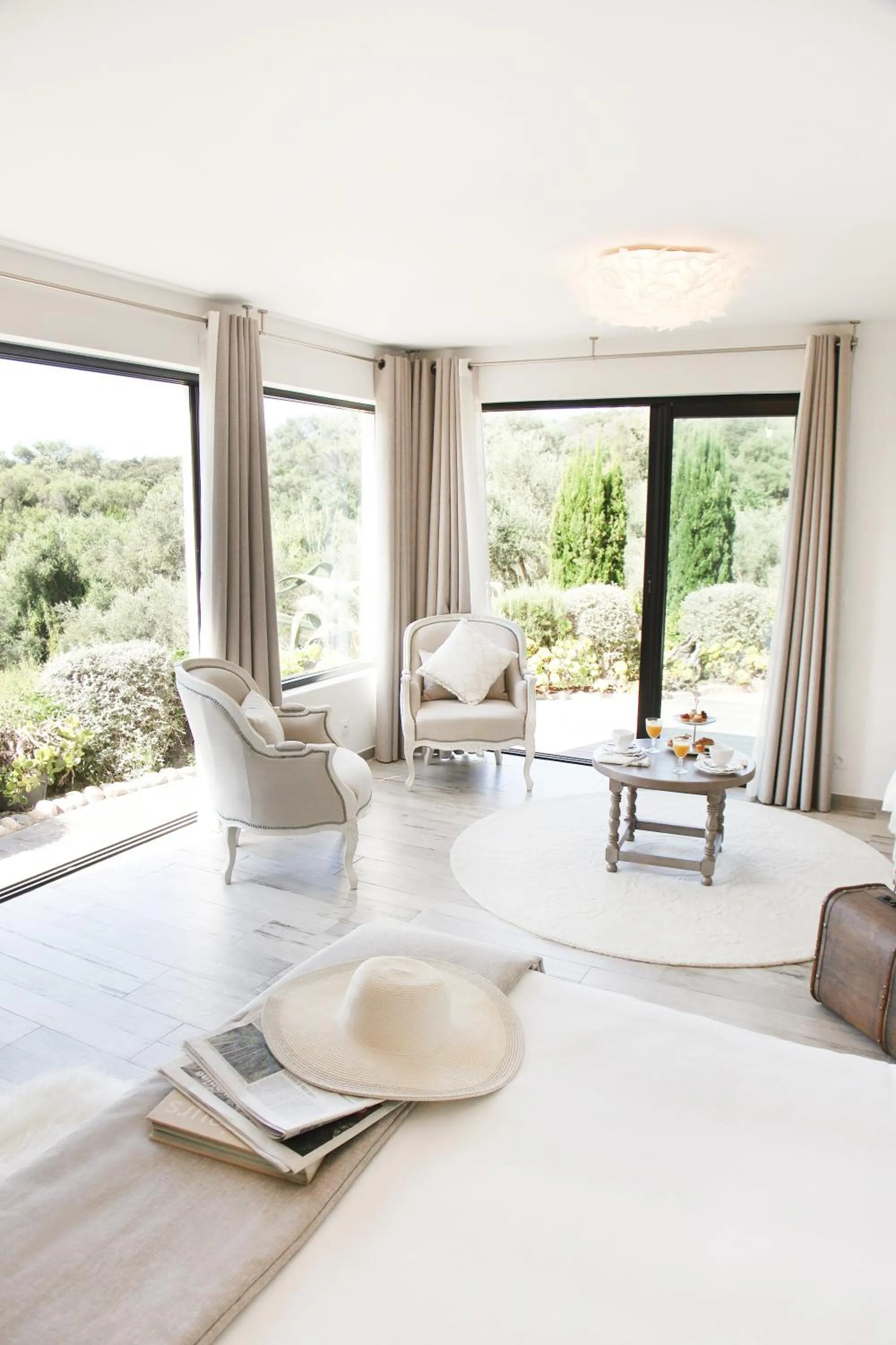 TV and multimedia in L'Hostellerie du Moulin des Oliviers