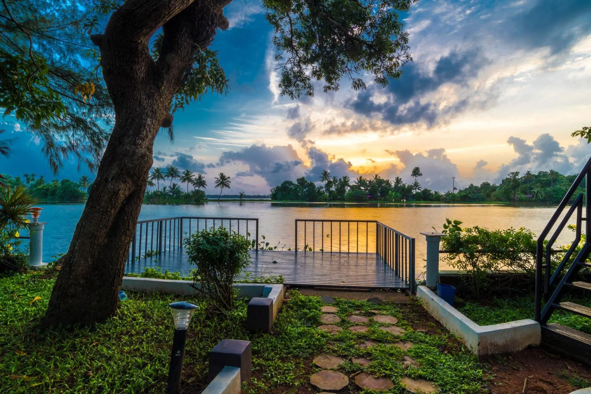 Lake view in Warmth Lake Haven