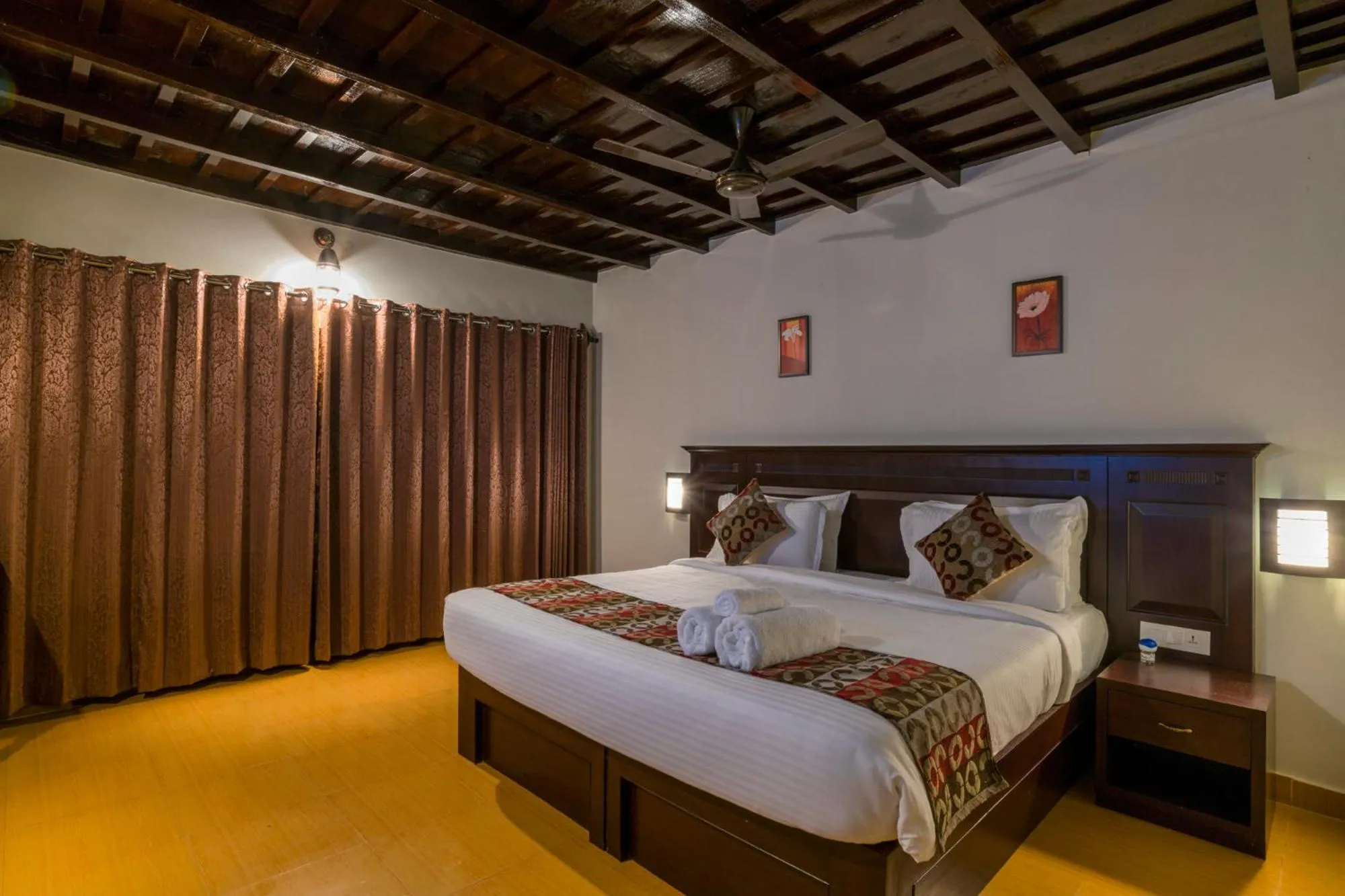 Bedroom, Bed in Warmth Lake Haven