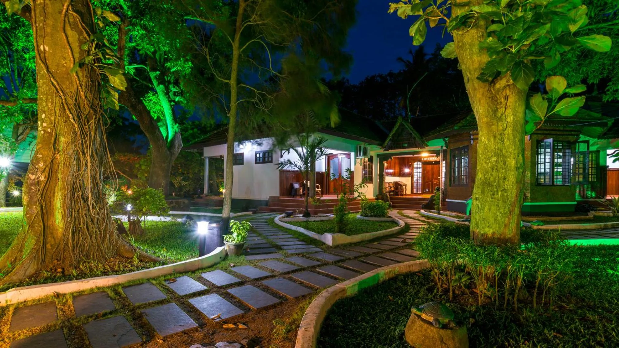 Garden view in Warmth Lake Haven