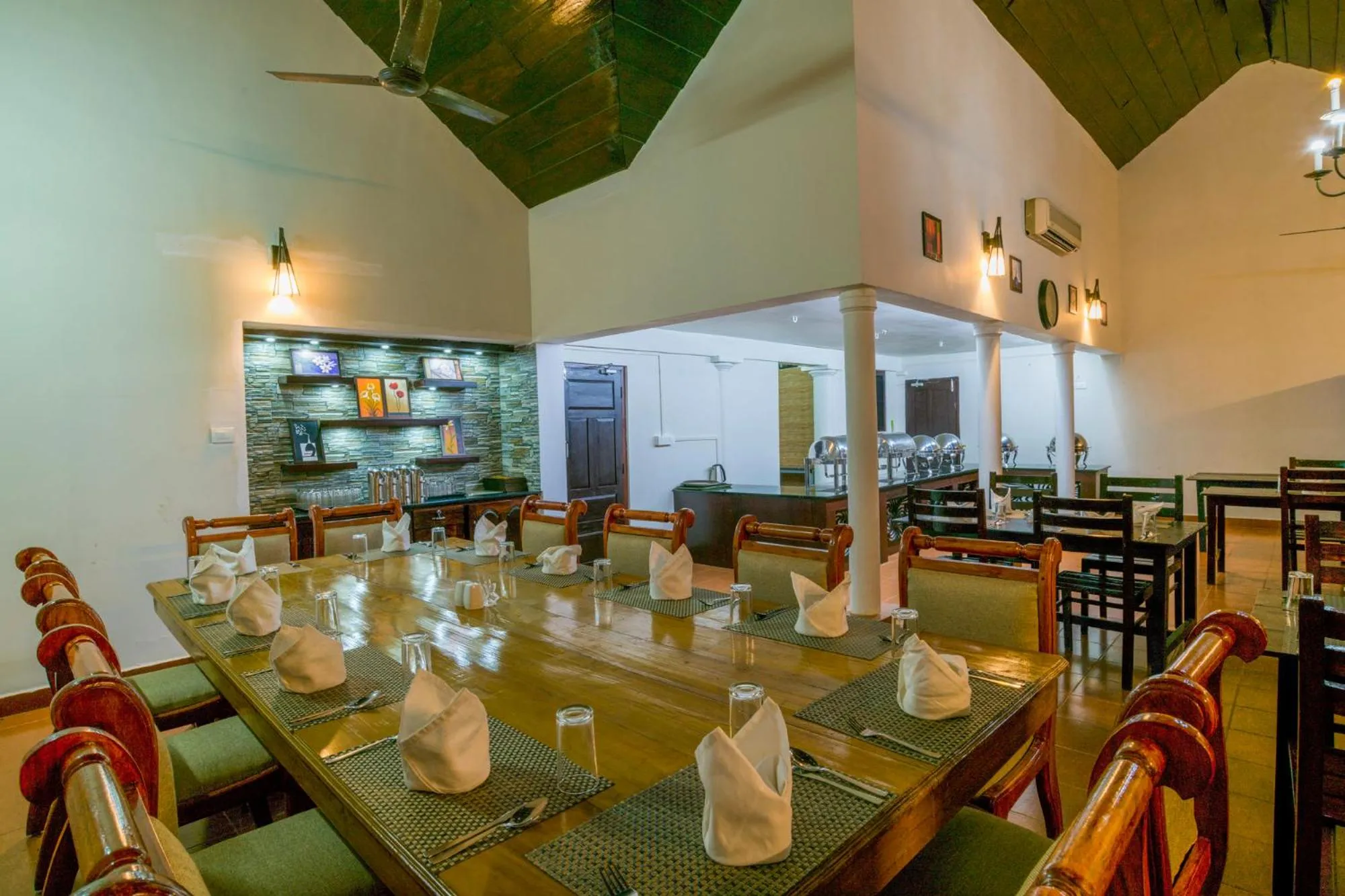 Restaurant/places to eat in Warmth Lake Haven