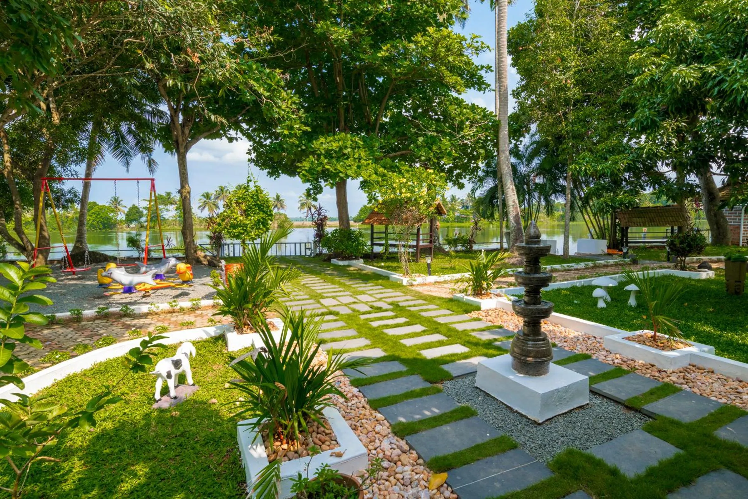 Lake view in Warmth Lake Haven