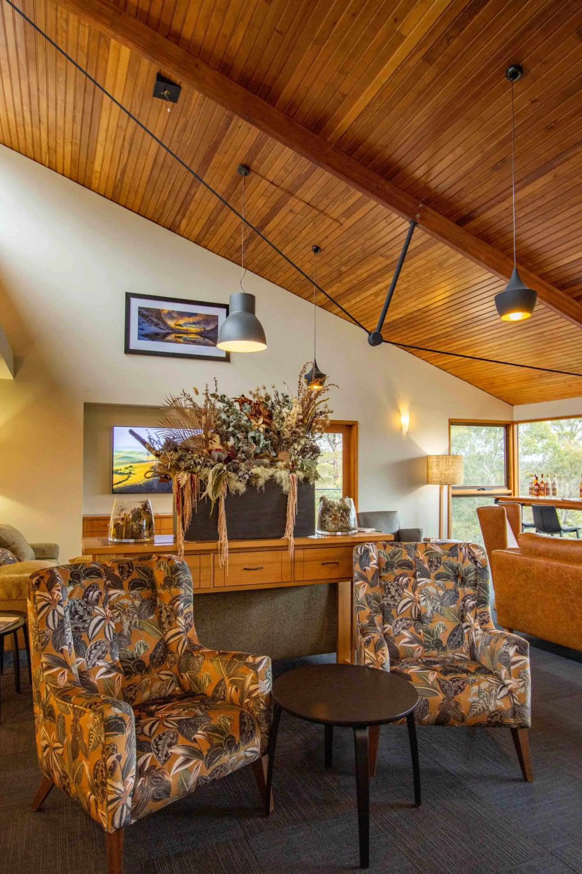 Lounge or bar in Cradle Mountain Wilderness Village