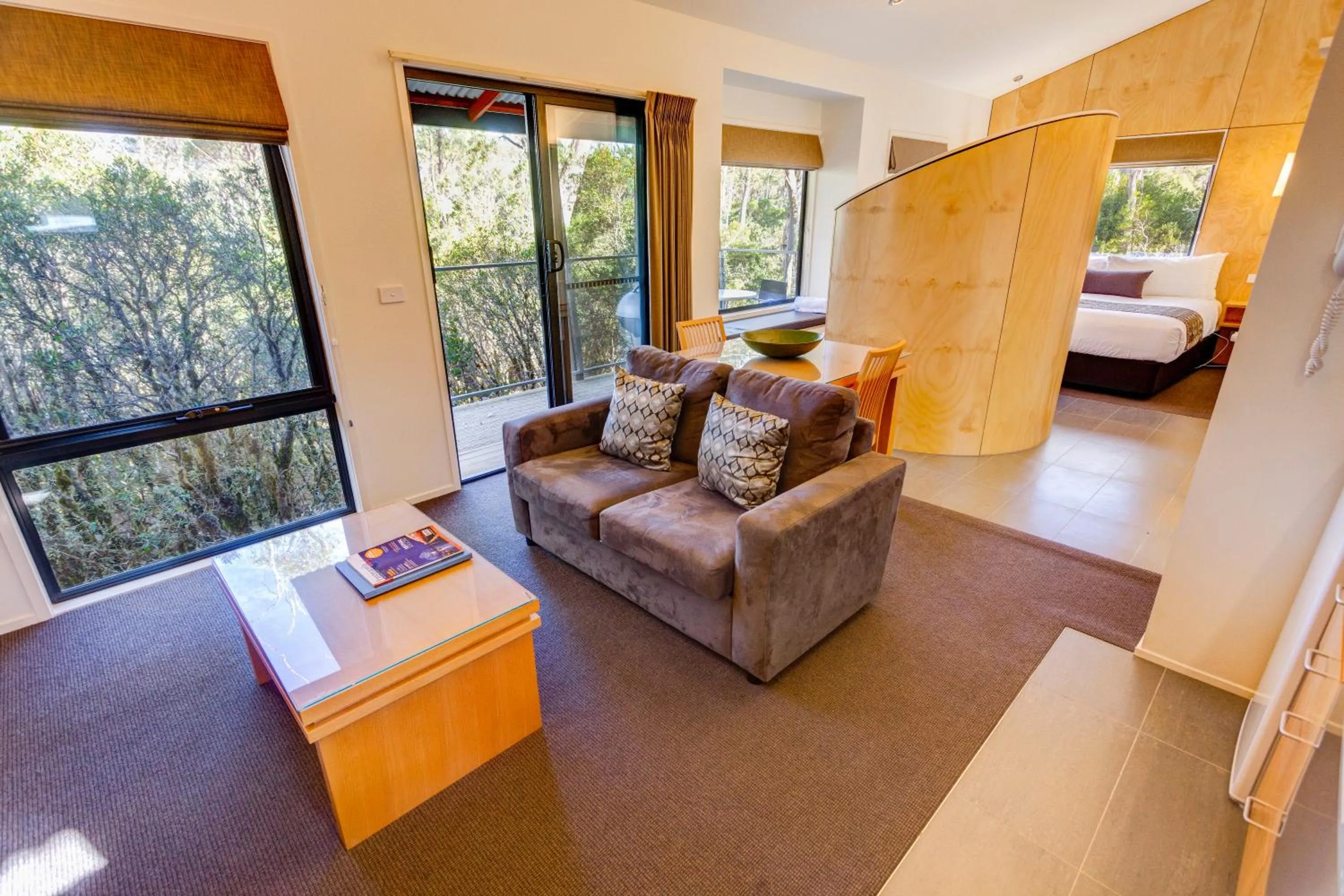 Living room, Bed in Cradle Mountain Wilderness Village