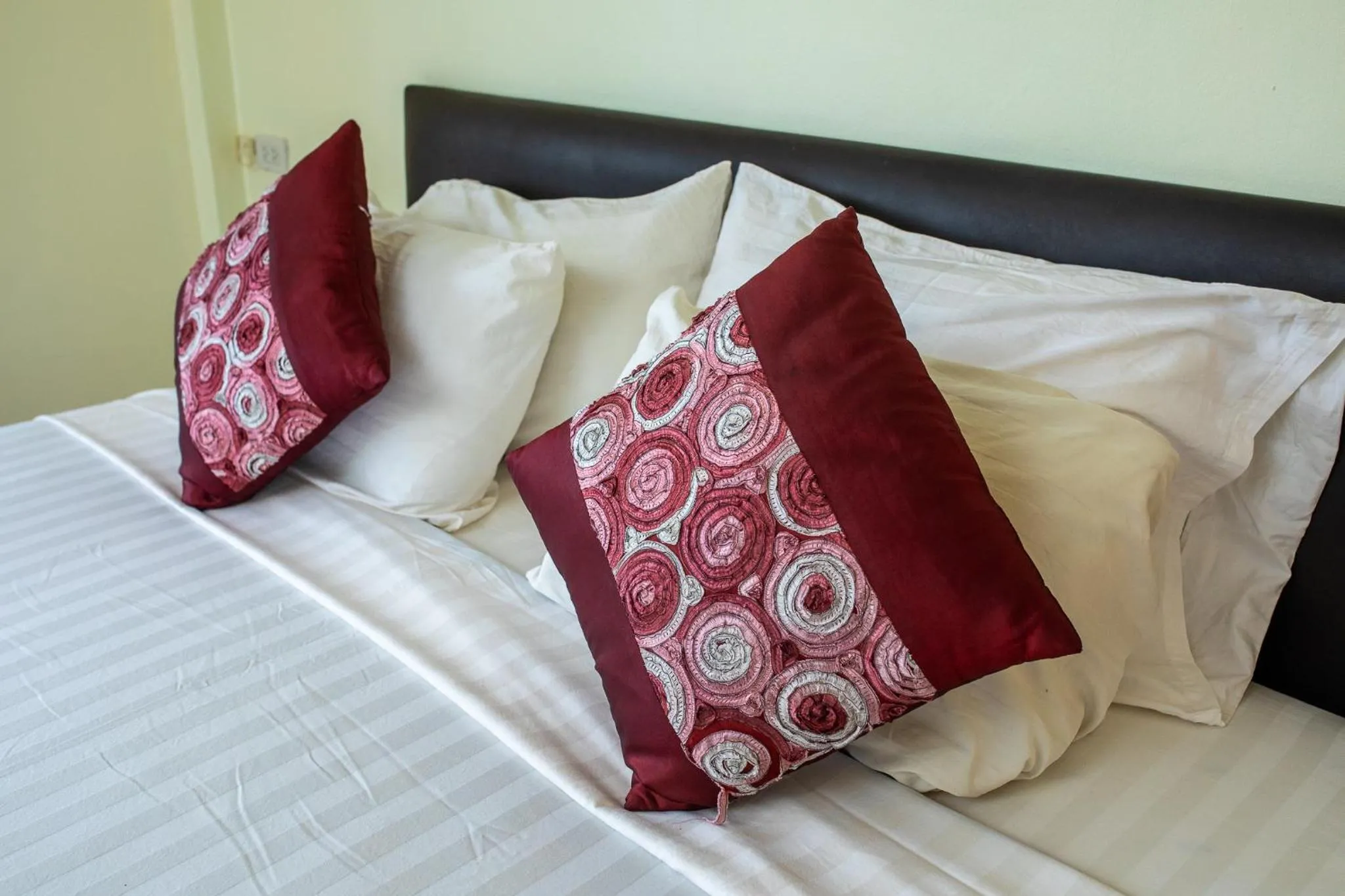 Bed in Rung Arun Resort