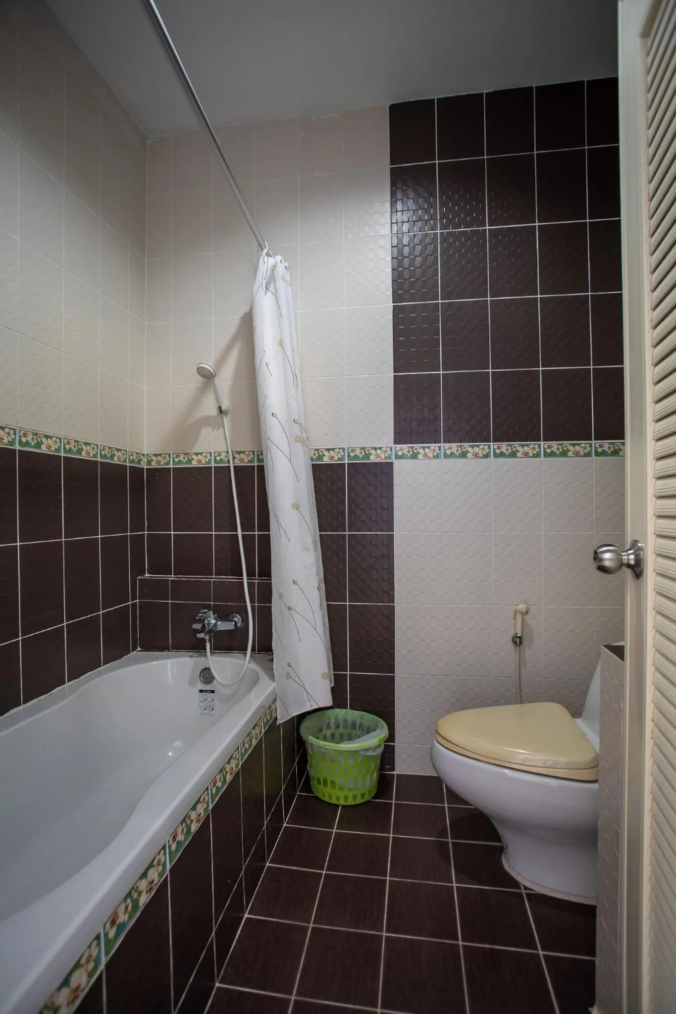 Toilet in Rung Arun Resort