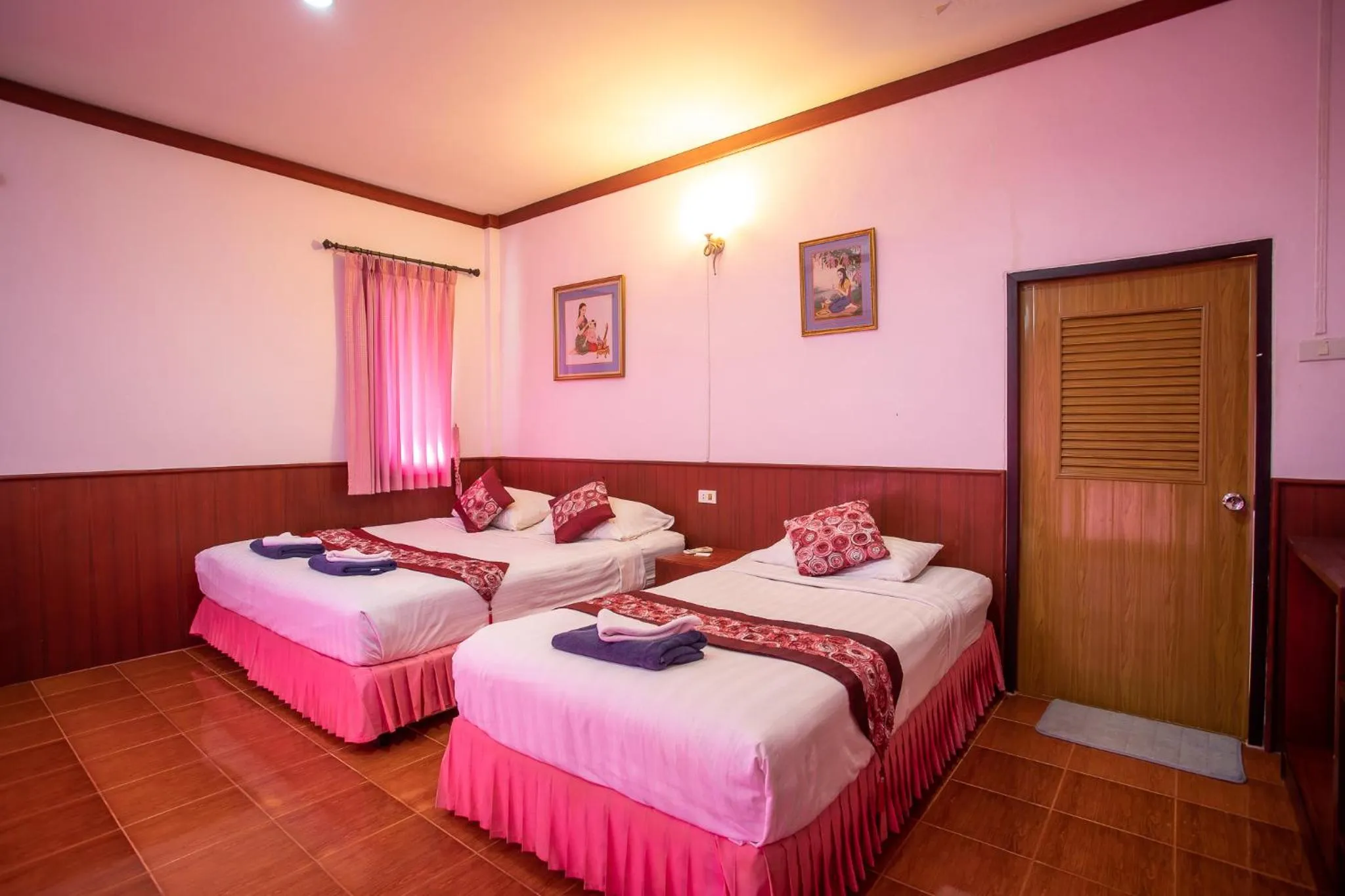 Bed in Rung Arun Resort