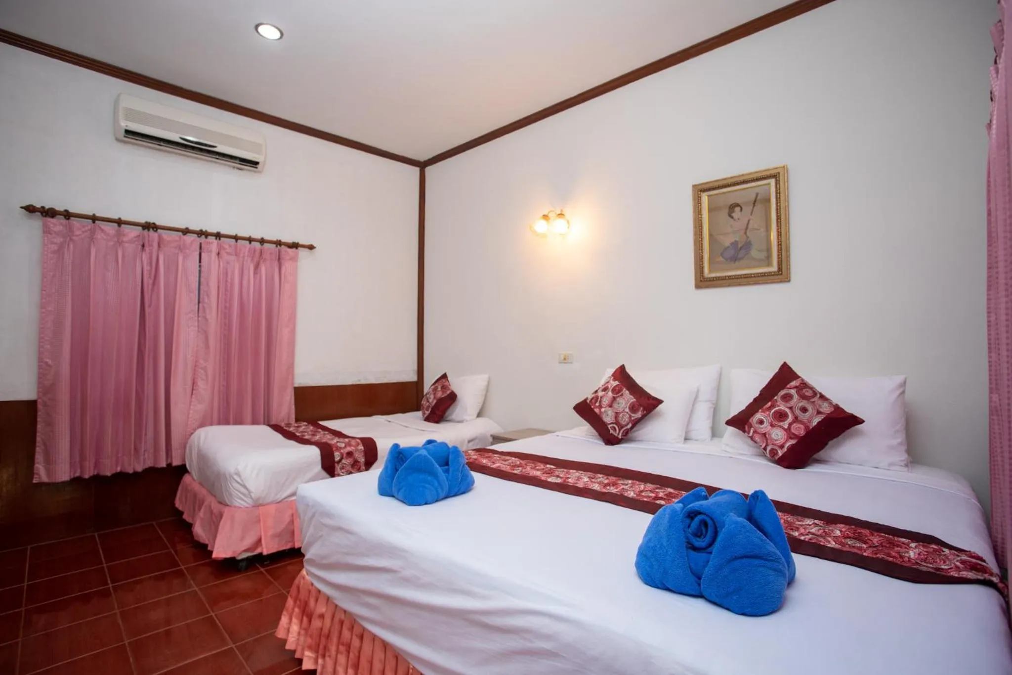 Bed in Rung Arun Resort