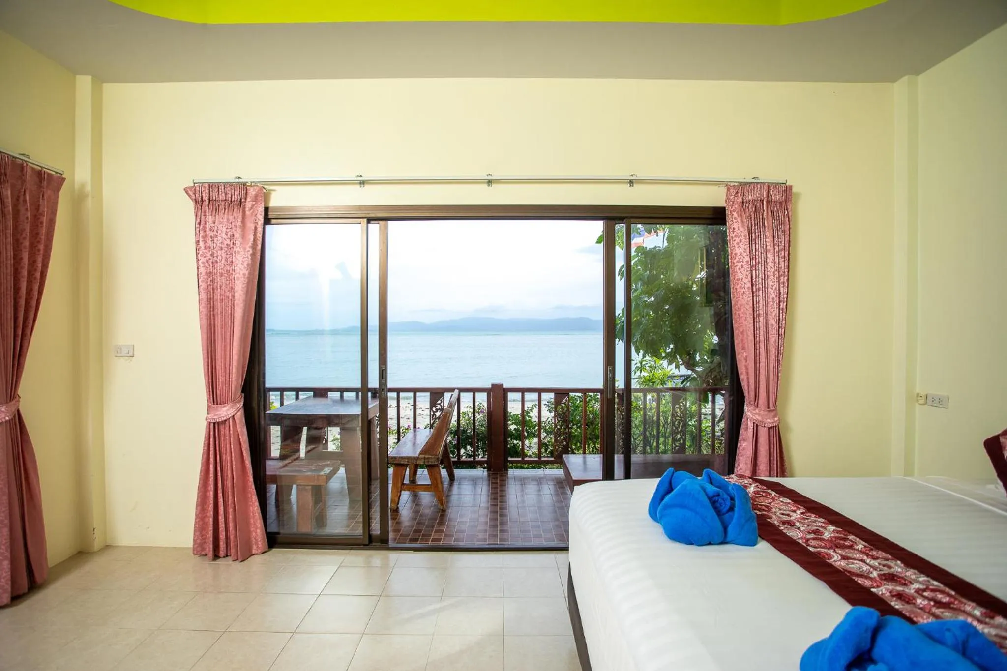 View (from property/room), Bed in Rung Arun Resort