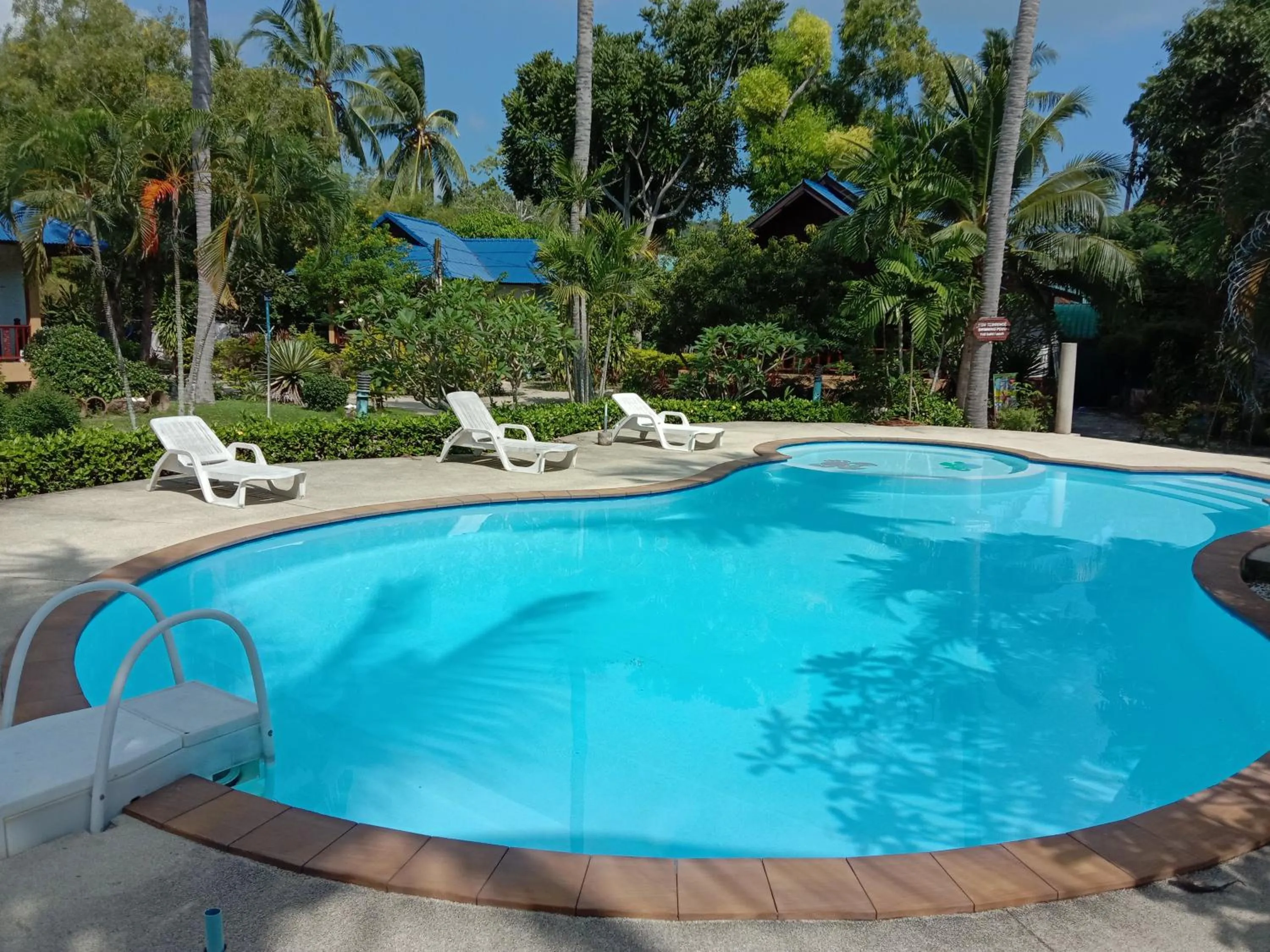 Pool view in Rung Arun Resort
