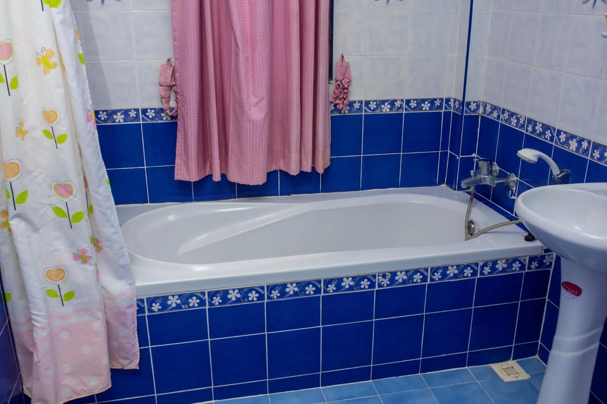 Bathroom in Rung Arun Resort