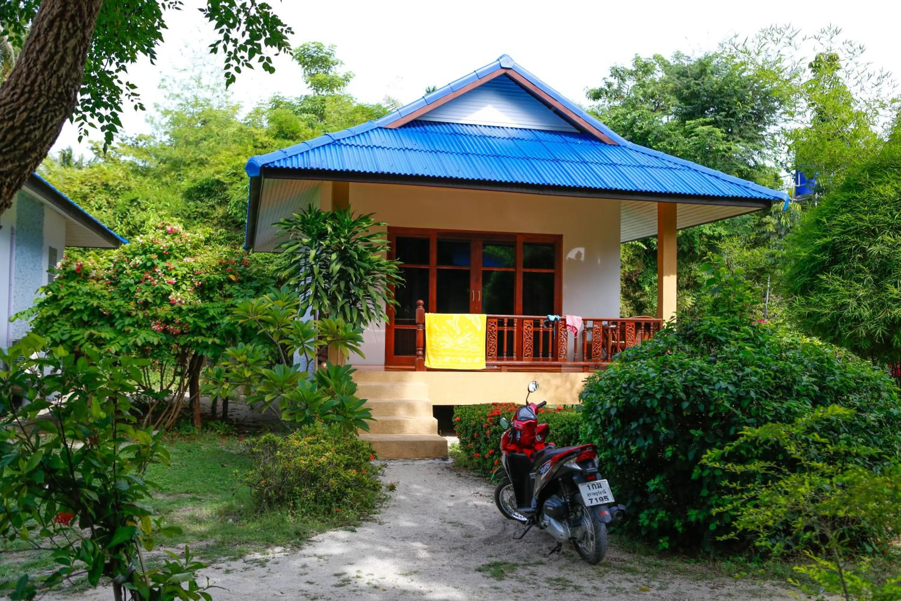 Property building in Rung Arun Resort