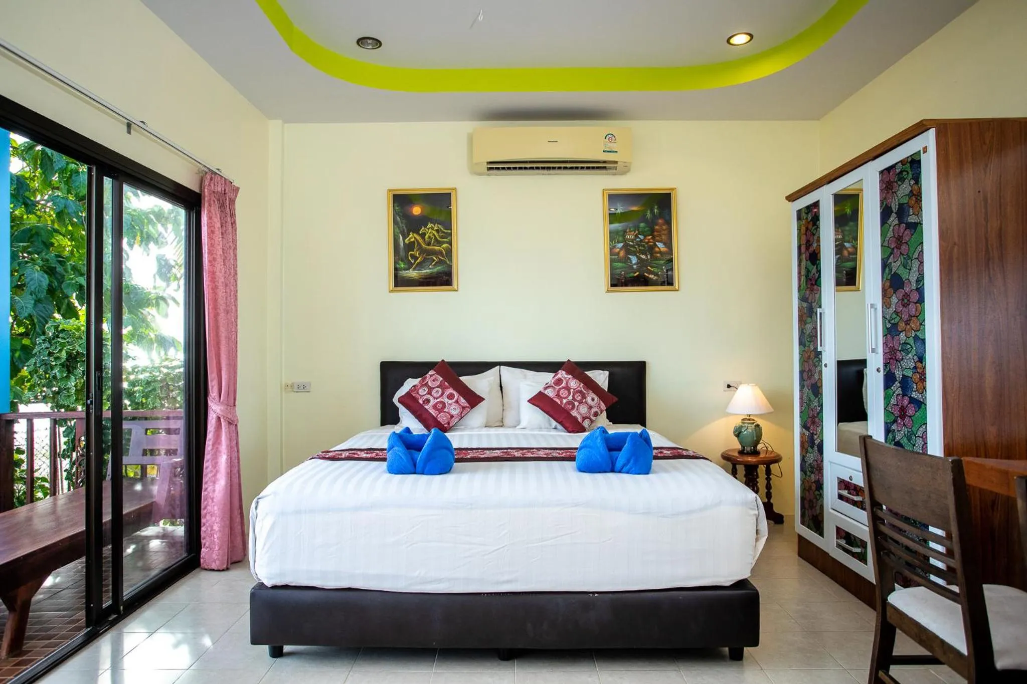 Bedroom, Bed in Rung Arun Resort