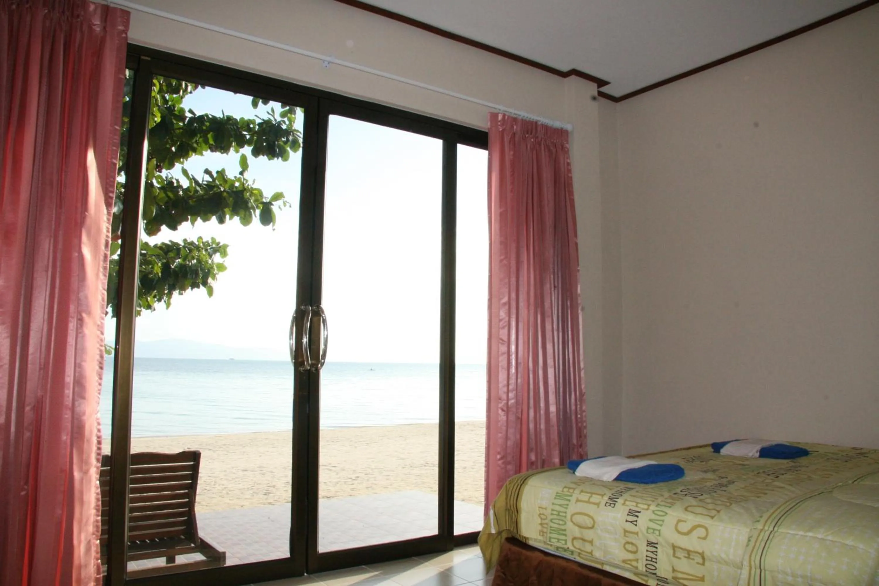 View (from property/room), Bed in Rung Arun Resort