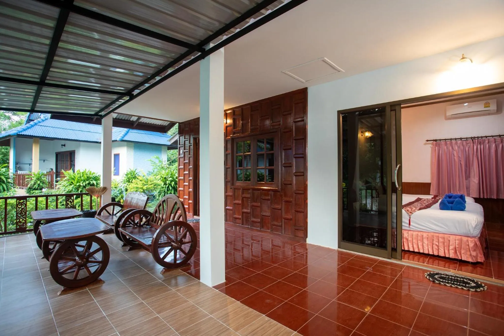 Patio, Bed in Rung Arun Resort