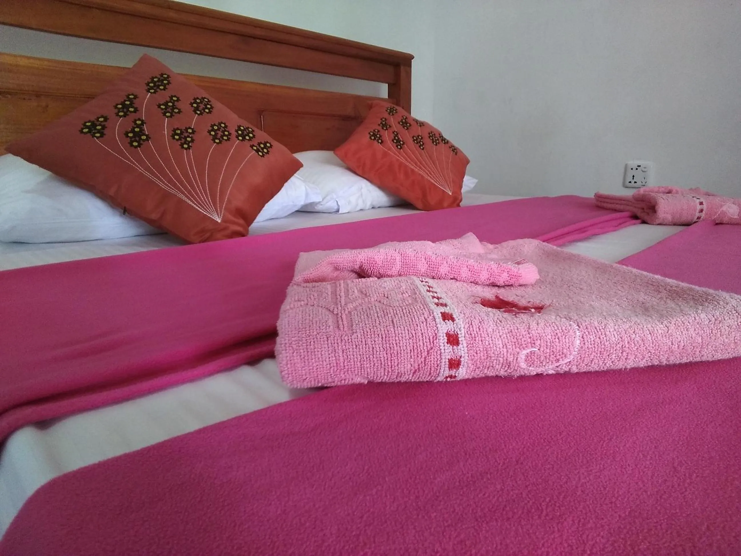 Bed in Opal Cottage Ella