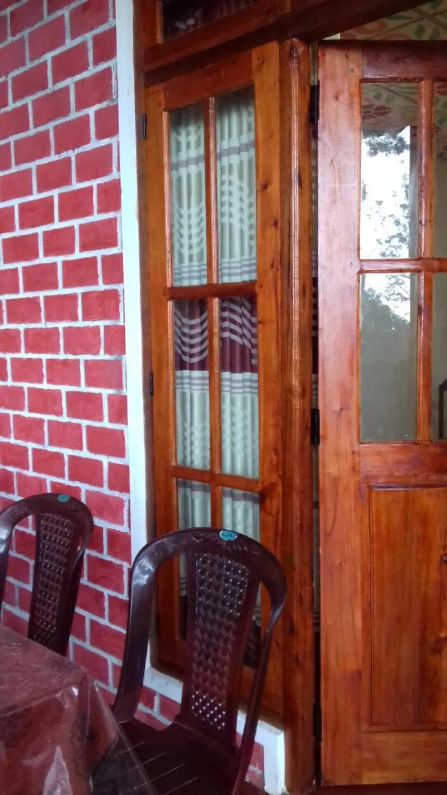 Hiking in Opal Cottage Ella