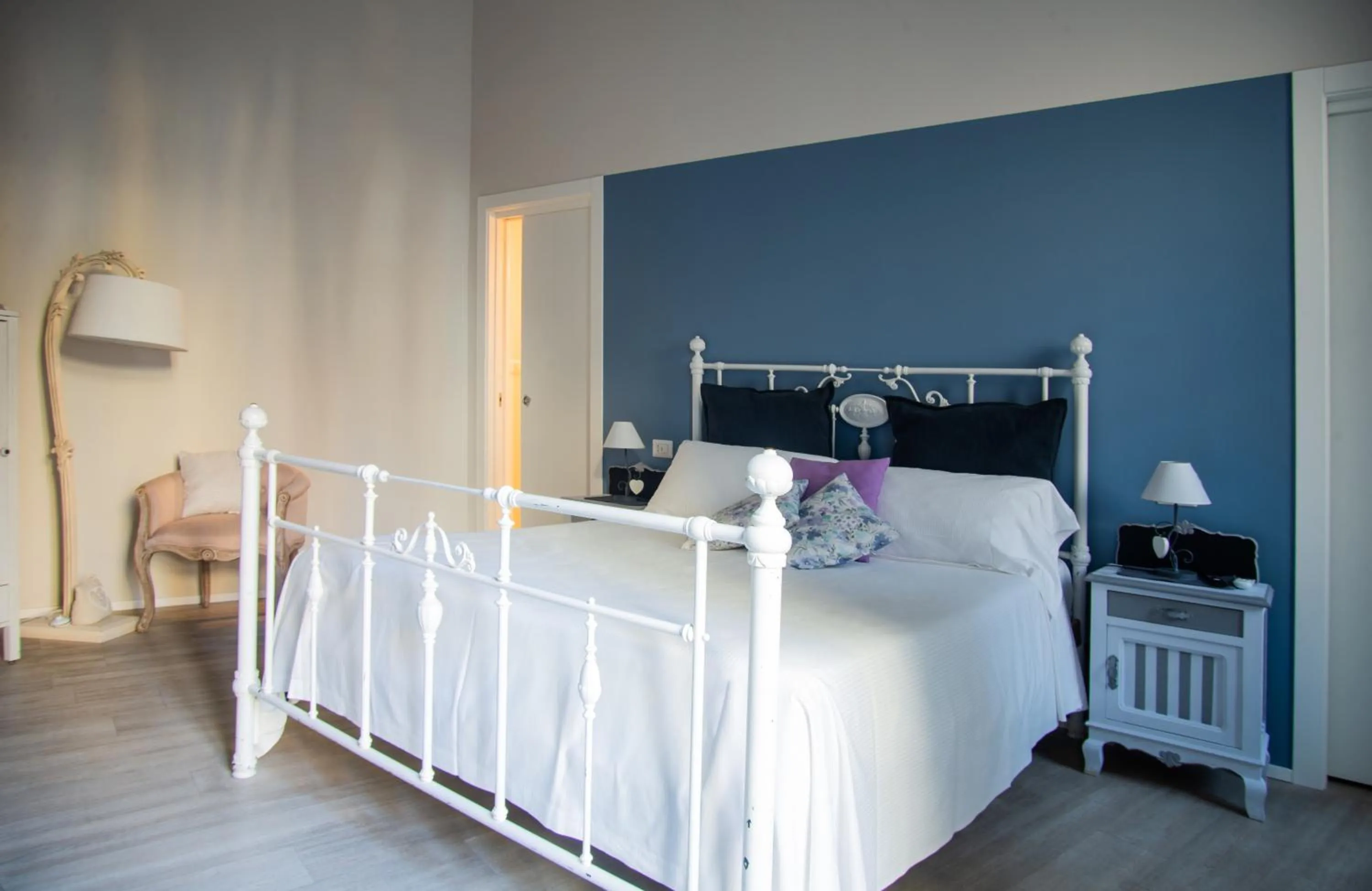 Photo of the whole room, Bed in Maison Rêve Torino Centro