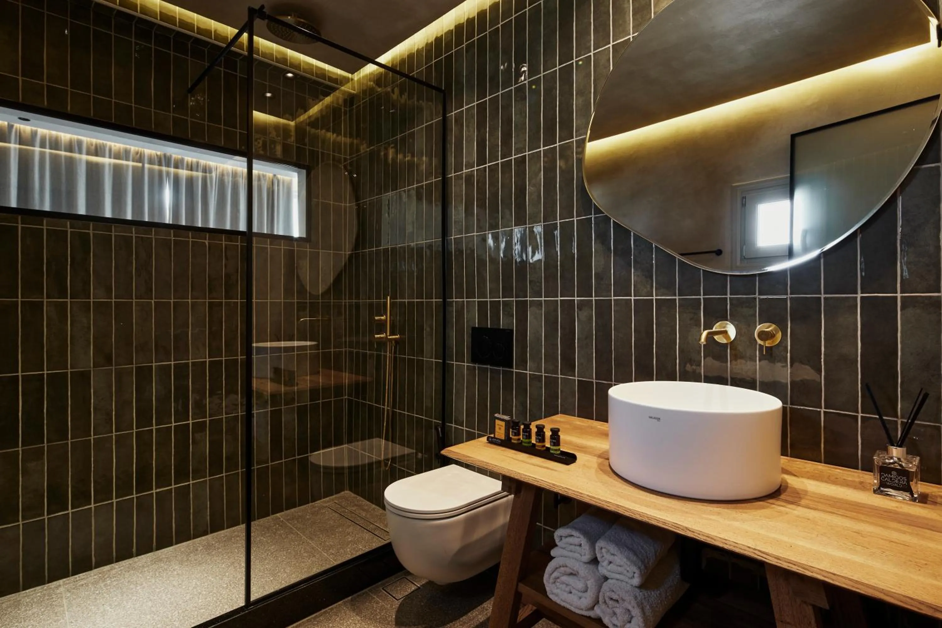 Bathroom in Damigos Caldera World