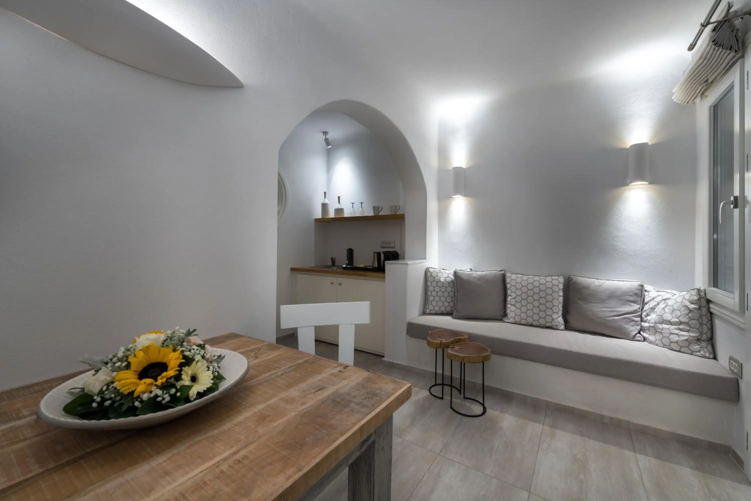 Seating area in Damigos Caldera World