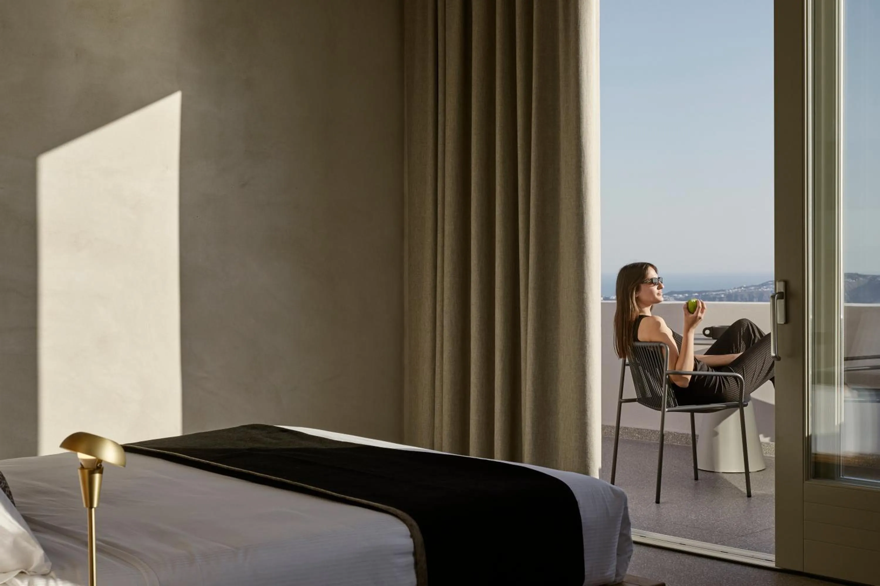 Bed in Damigos Caldera World