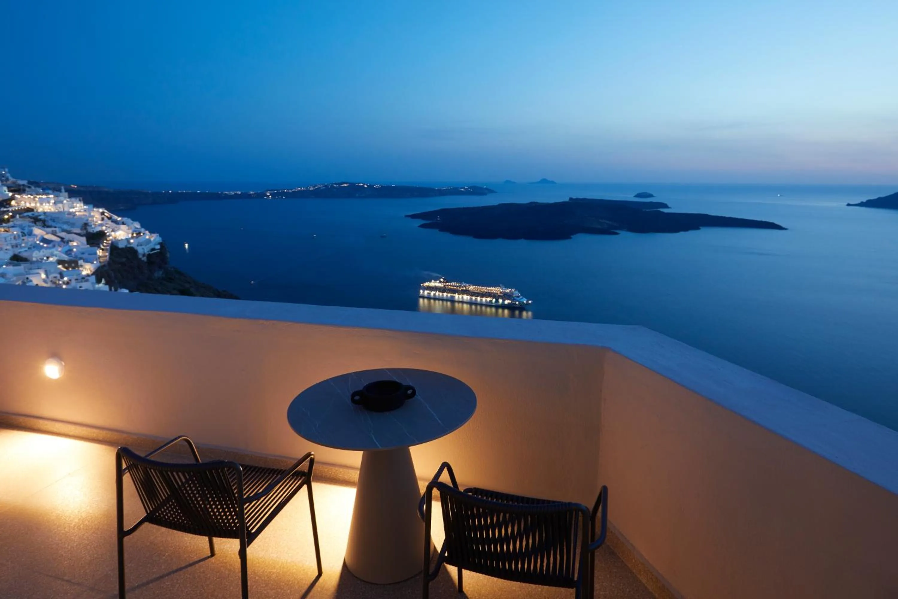 Night in Damigos Caldera World