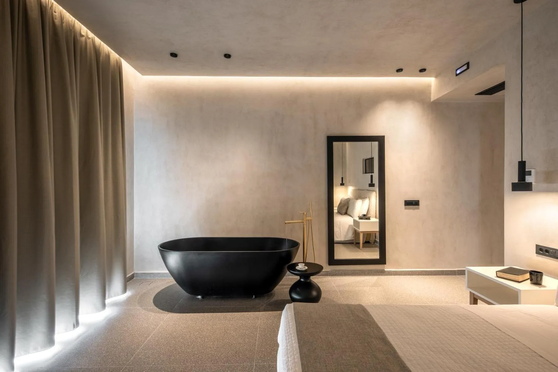 Bed in Damigos Caldera World